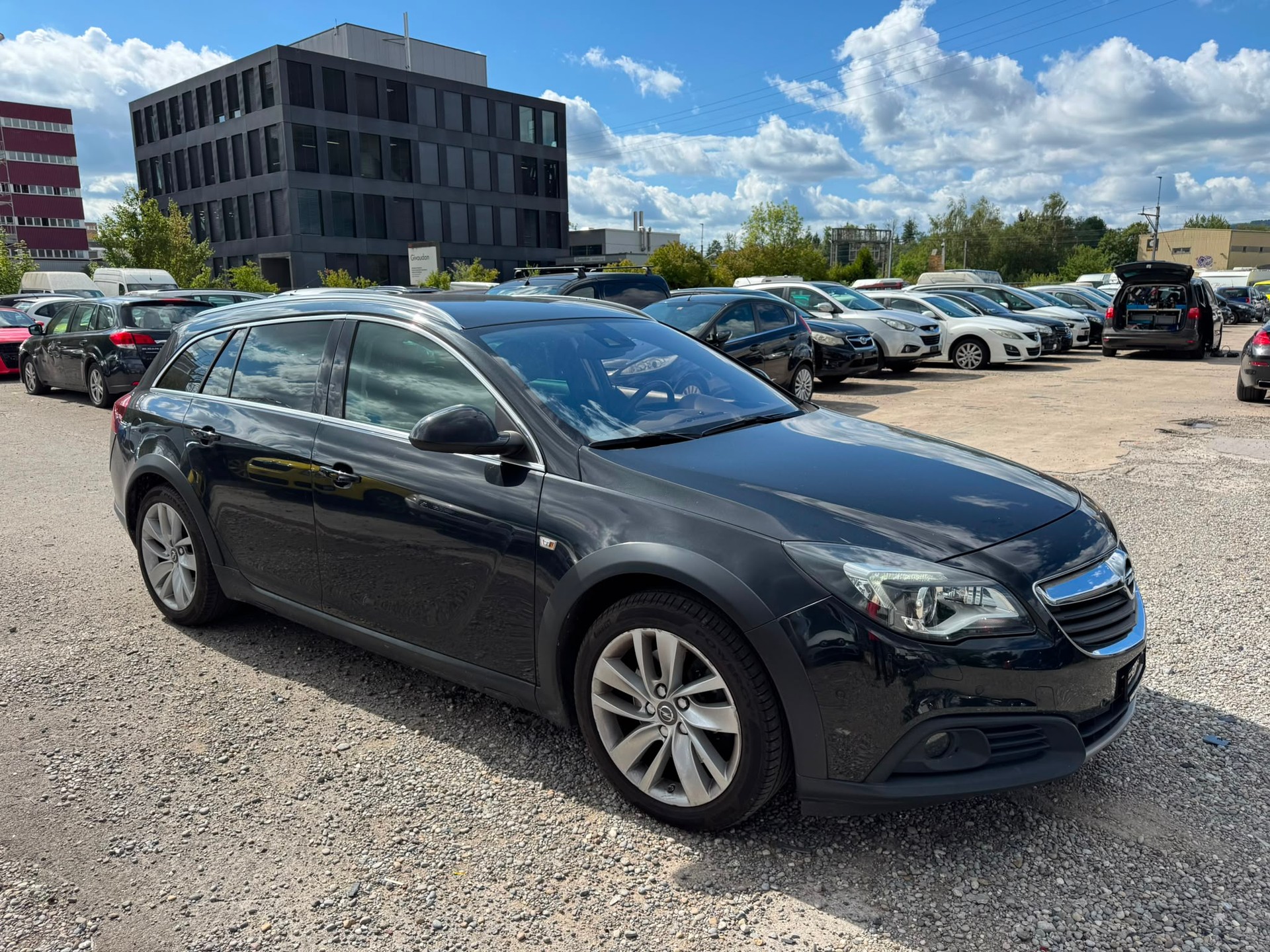 OPEL Insignia Country Tourer 2.0 Turbo 4WD Automatic-image-0