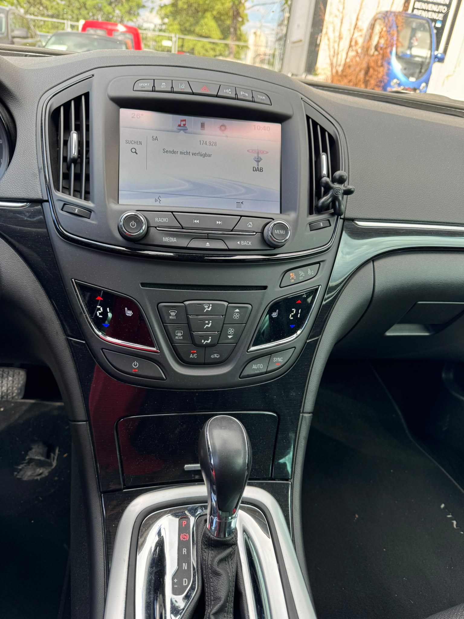 OPEL Insignia Country Tourer 2.0 Turbo 4WD Automatic-image-4