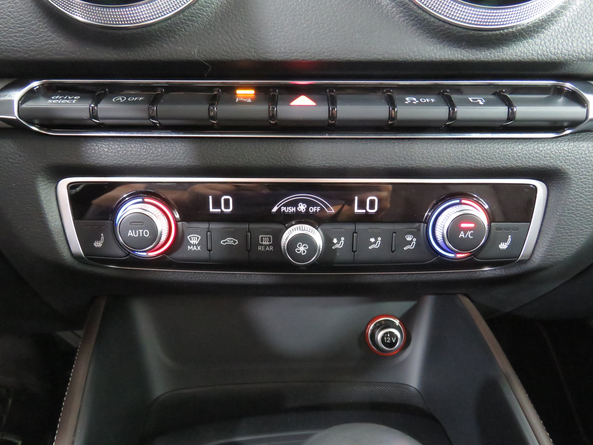 AUDI S3 Sportback 2.0 TFSI Quattro S-tronic (Automat)-image-19
