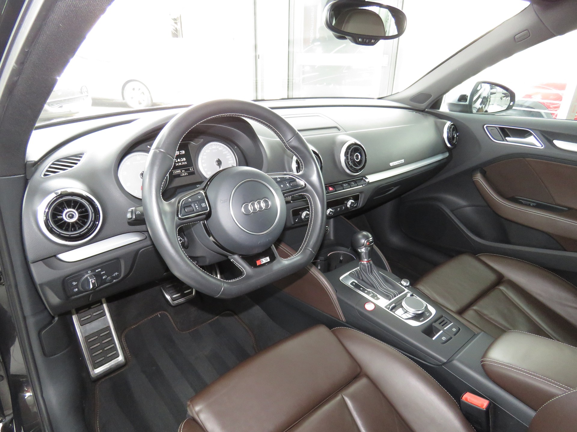 AUDI S3 Sportback 2.0 TFSI Quattro S-tronic (Automat)-image-6