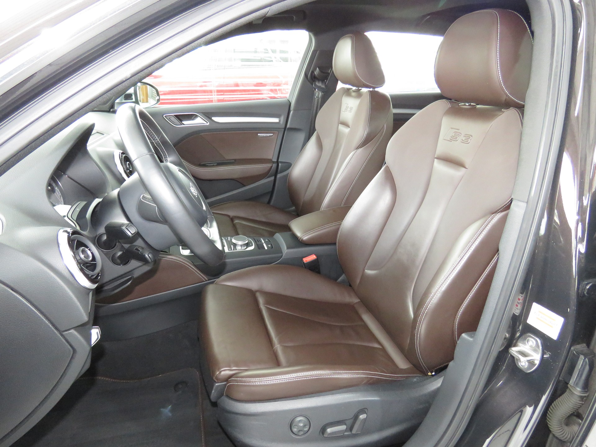 AUDI S3 Sportback 2.0 TFSI Quattro S-tronic (Automat)-image-7