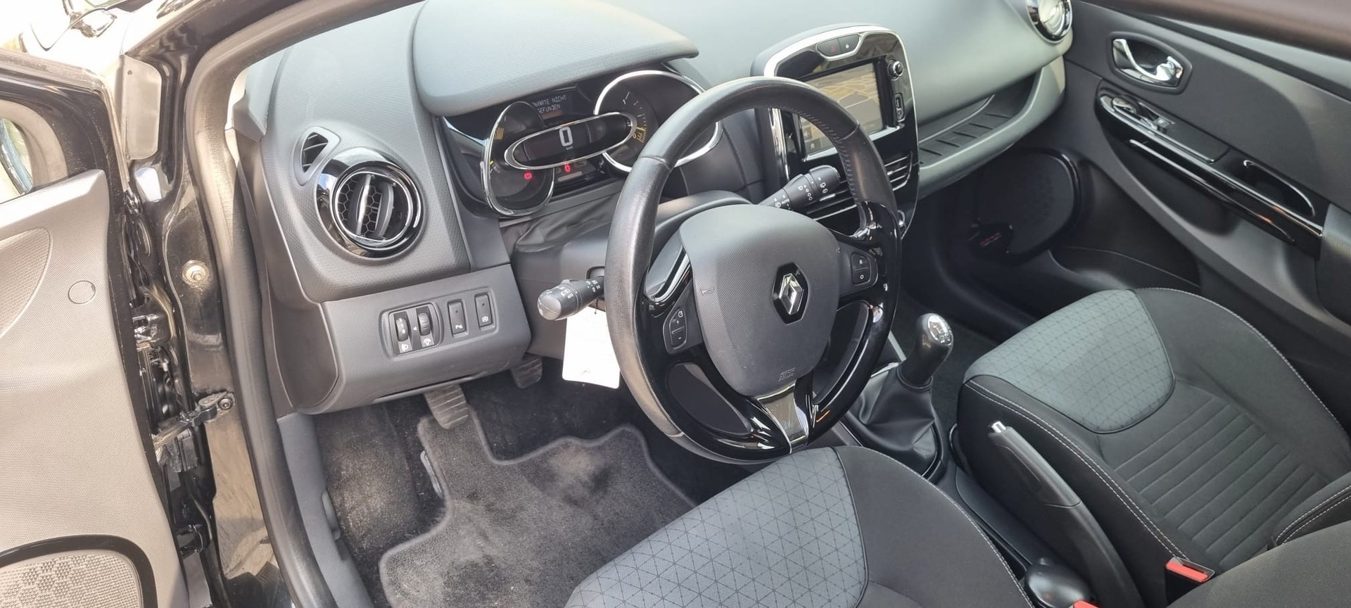RENAULT Clio 1.5 dCi 90-image-11