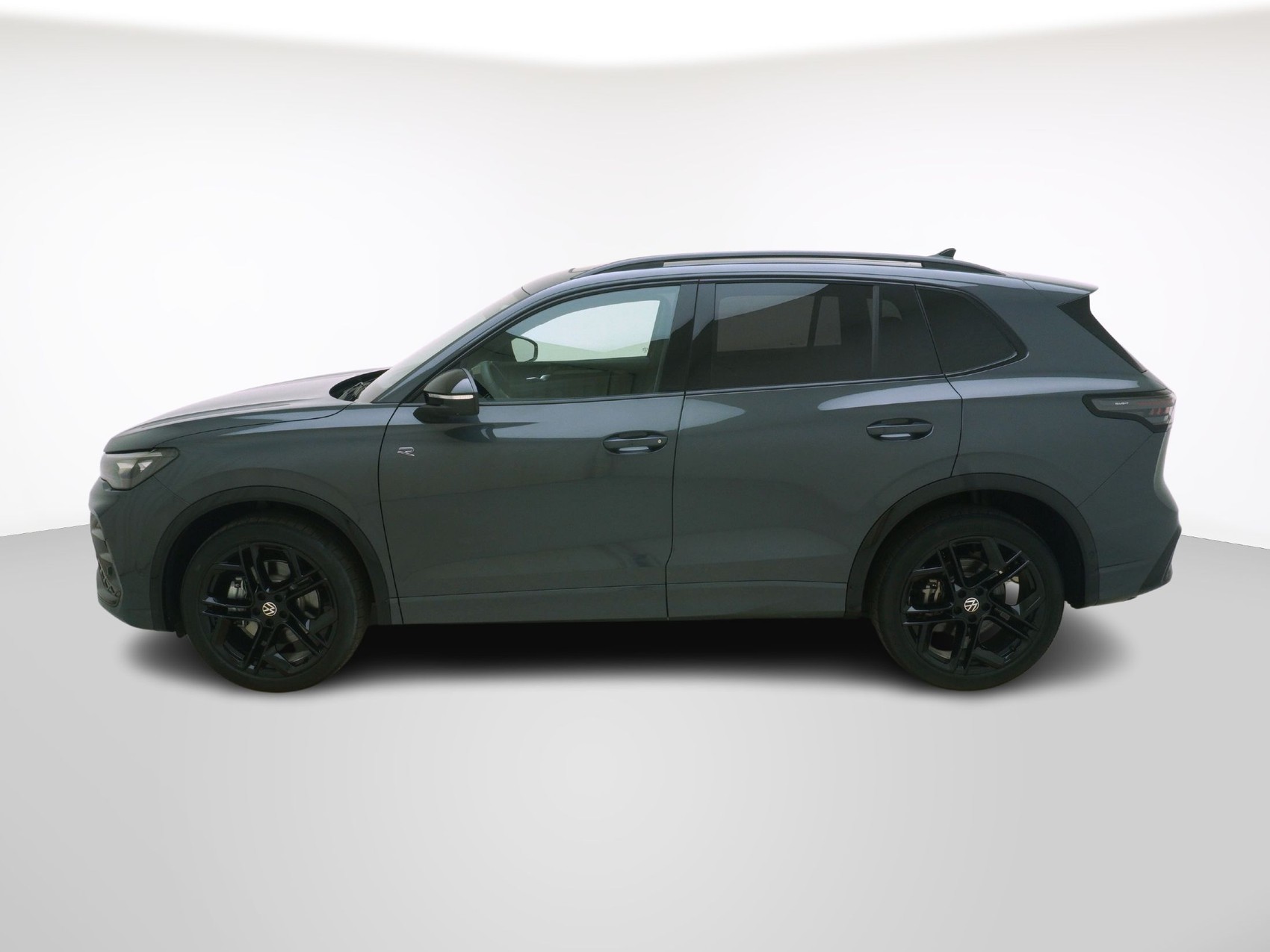 VW Tiguan 2.0 TSI R-Line 4motion-image-1