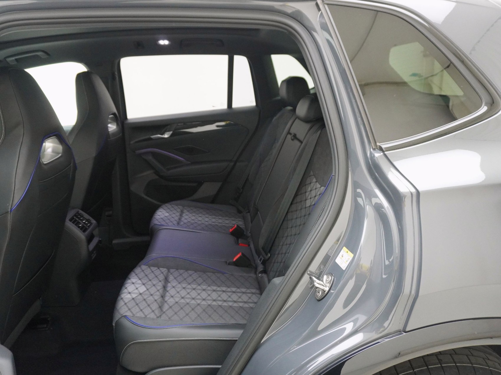 VW Tiguan 2.0 TSI R-Line 4motion-image-15