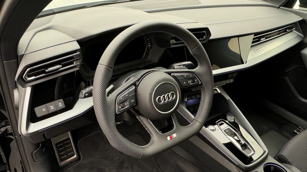AUDI A3 Sportback TFSI 110 kW S line S tronic-image-6