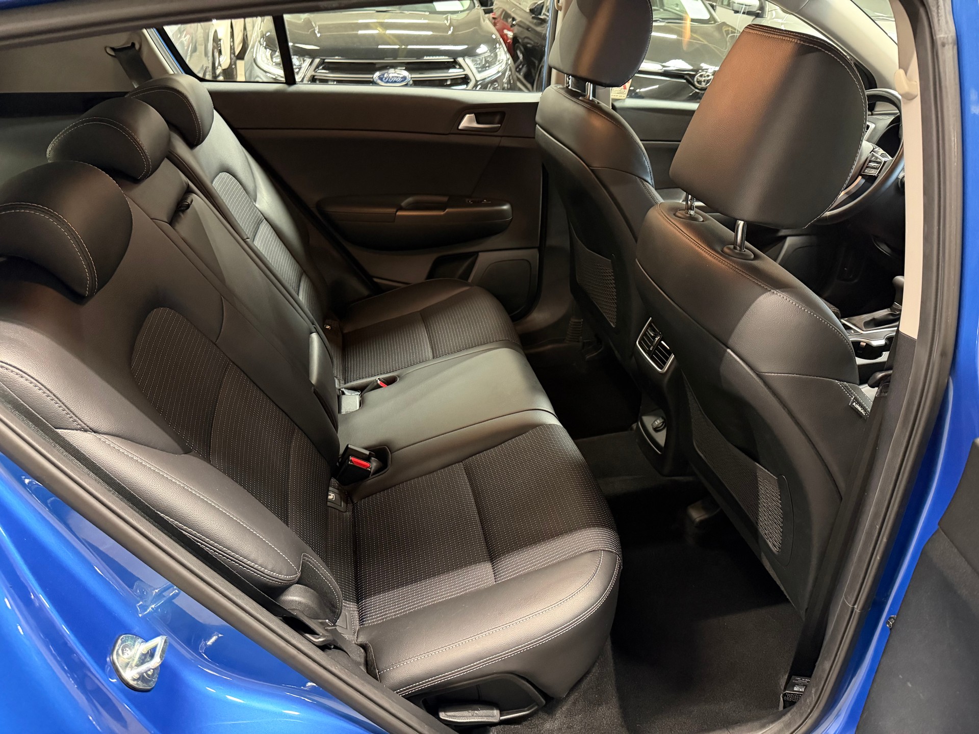 KIA Sportage 1.6 T-GDi Black Edition 4WD Automat-image-15