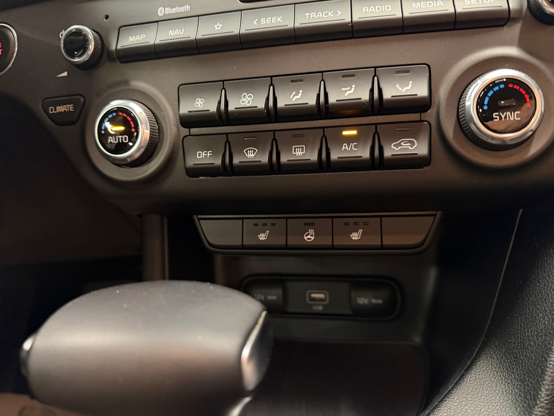 KIA Sportage 1.6 T-GDi Black Edition 4WD Automat-image-19