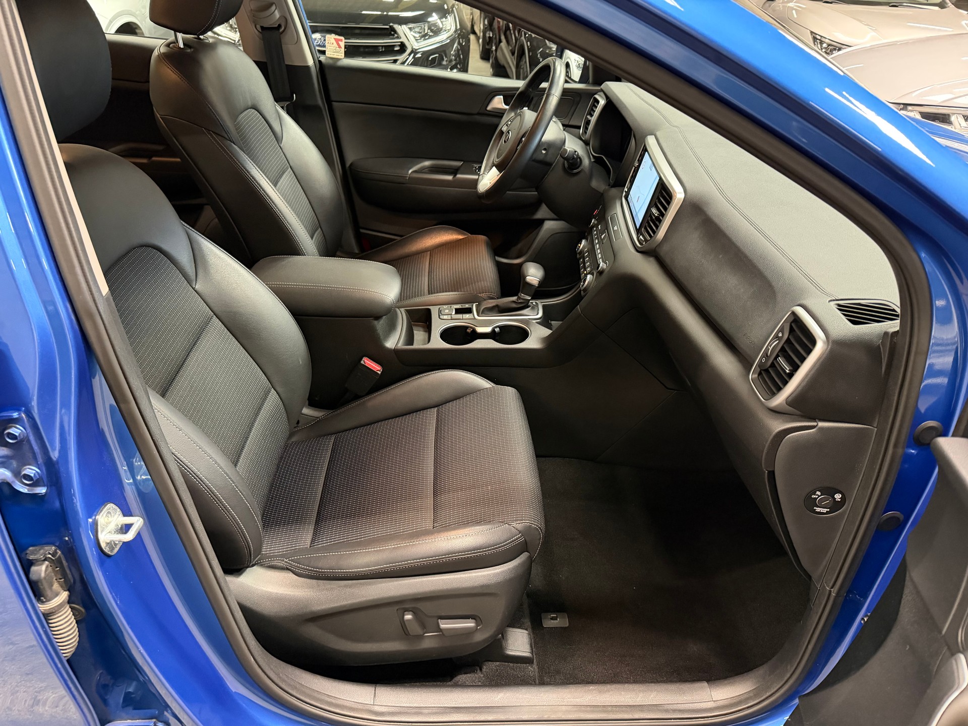 KIA Sportage 1.6 T-GDi Black Edition 4WD Automat-image-17