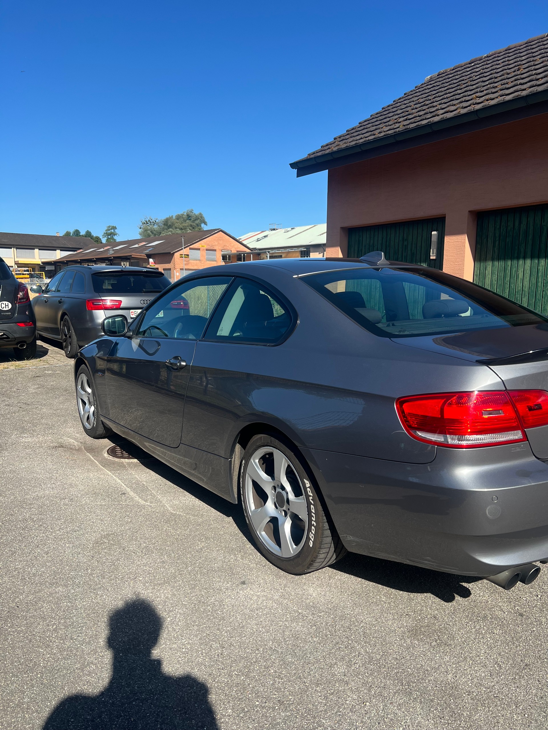 BMW 325i xDrive-image-2