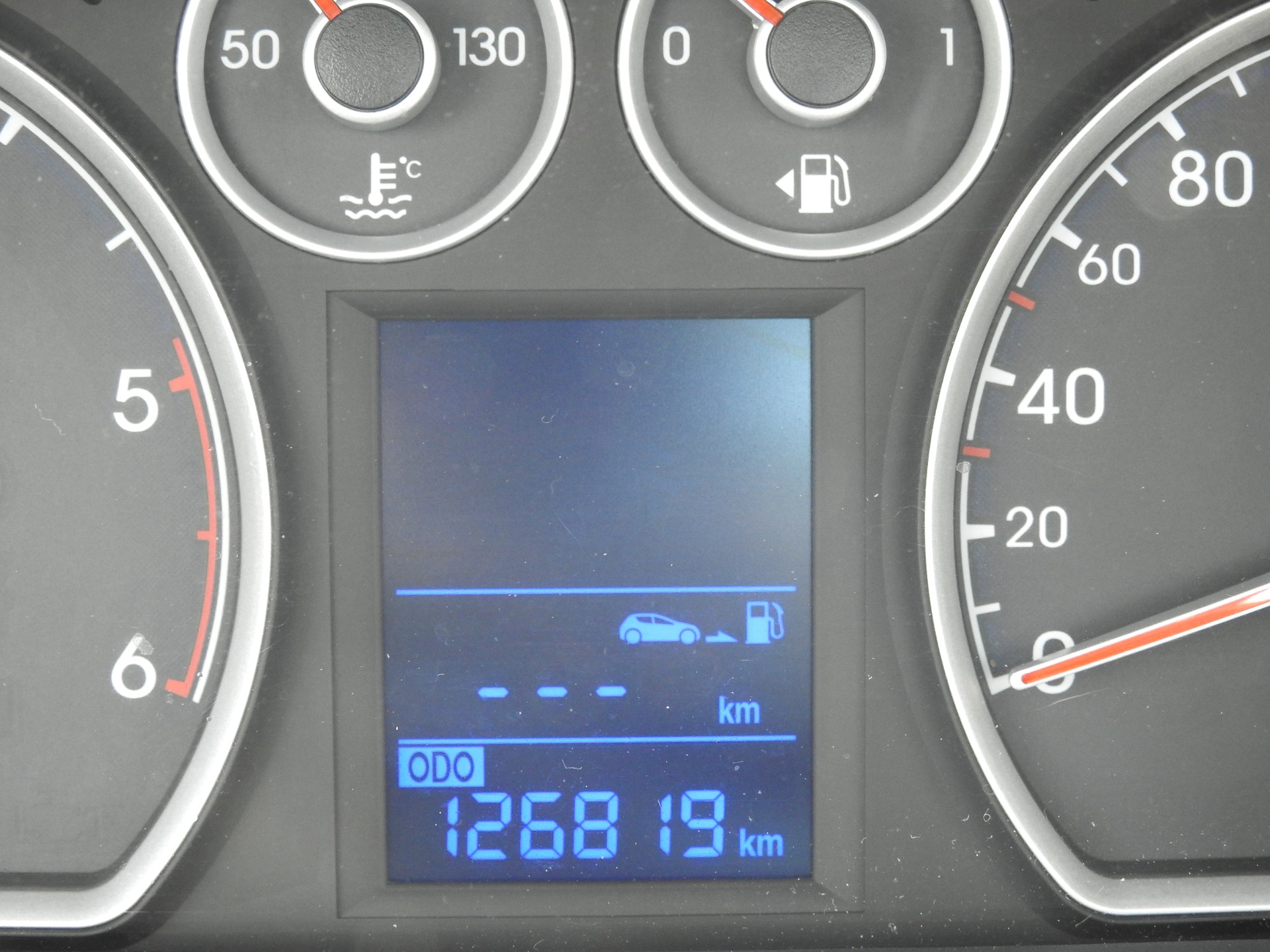HYUNDAI i30 Wagon 1.6 CRDi CW Style-image-22