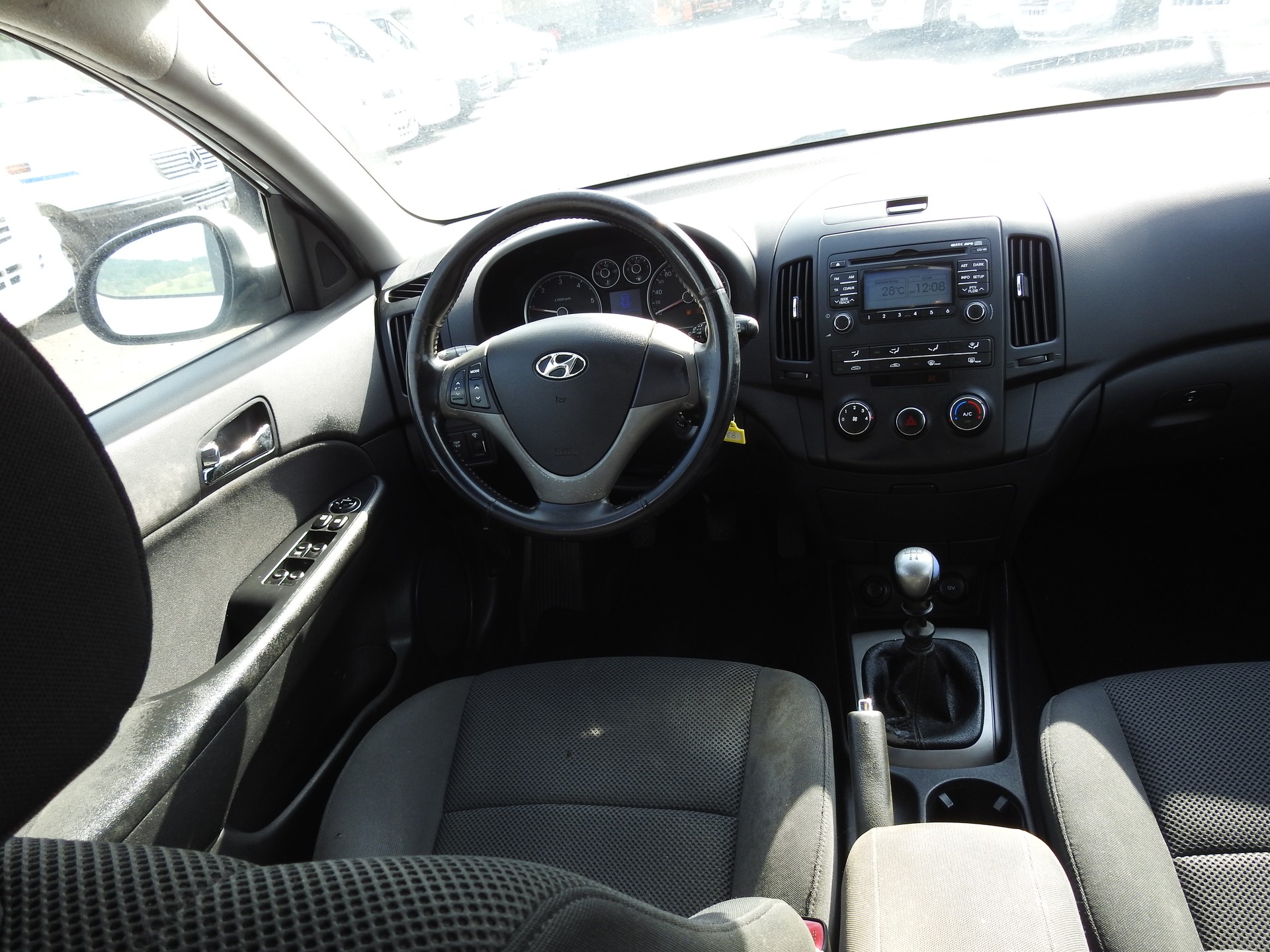 HYUNDAI i30 Wagon 1.6 CRDi CW Style-image-18