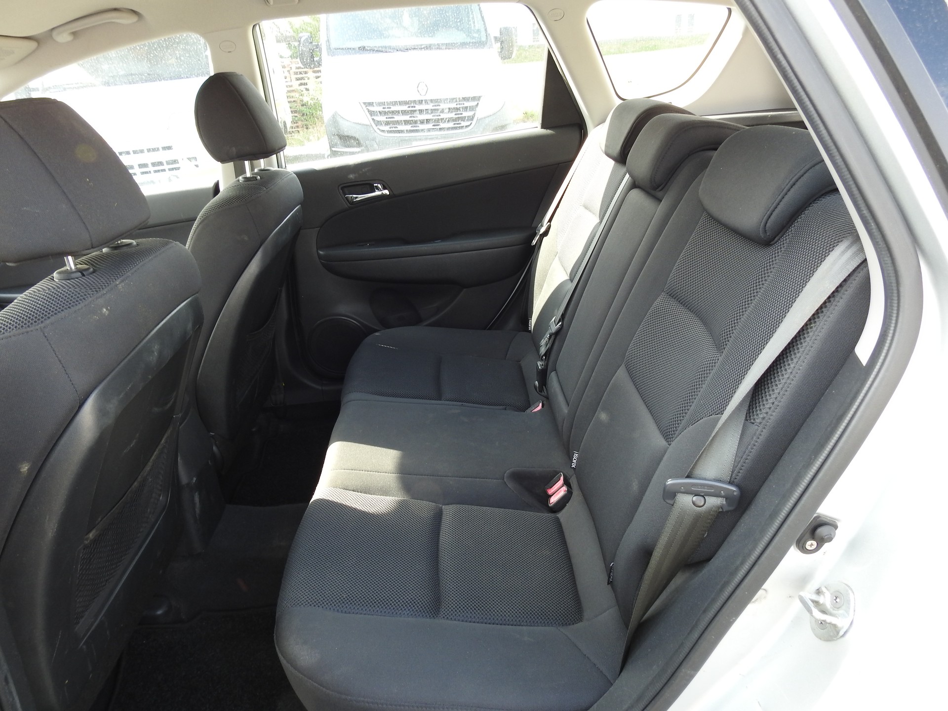 HYUNDAI i30 Wagon 1.6 CRDi CW Style-image-13
