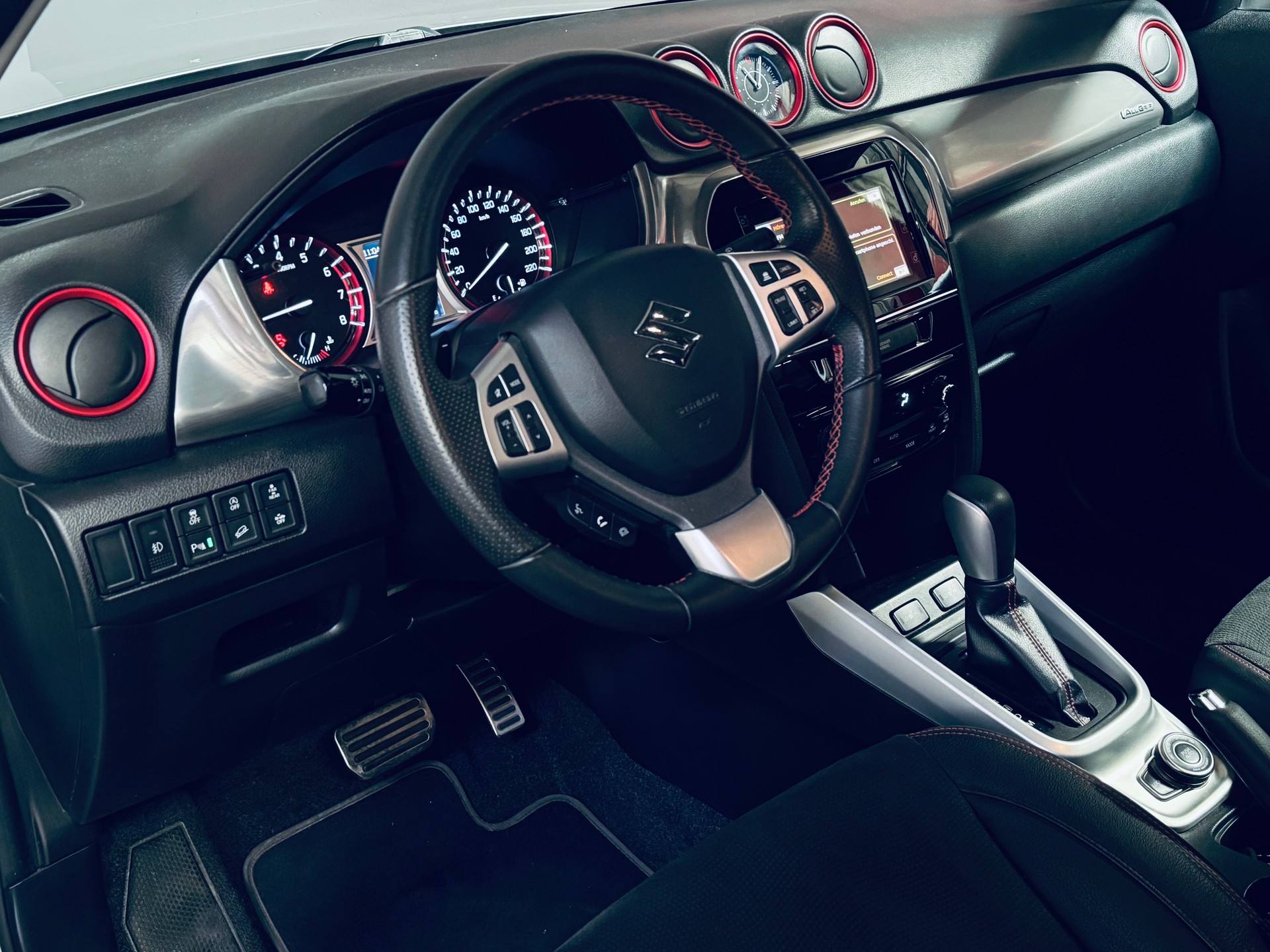 SUZUKI Vitara 1.4 Boosterjet Compact Top Automatic-image-12