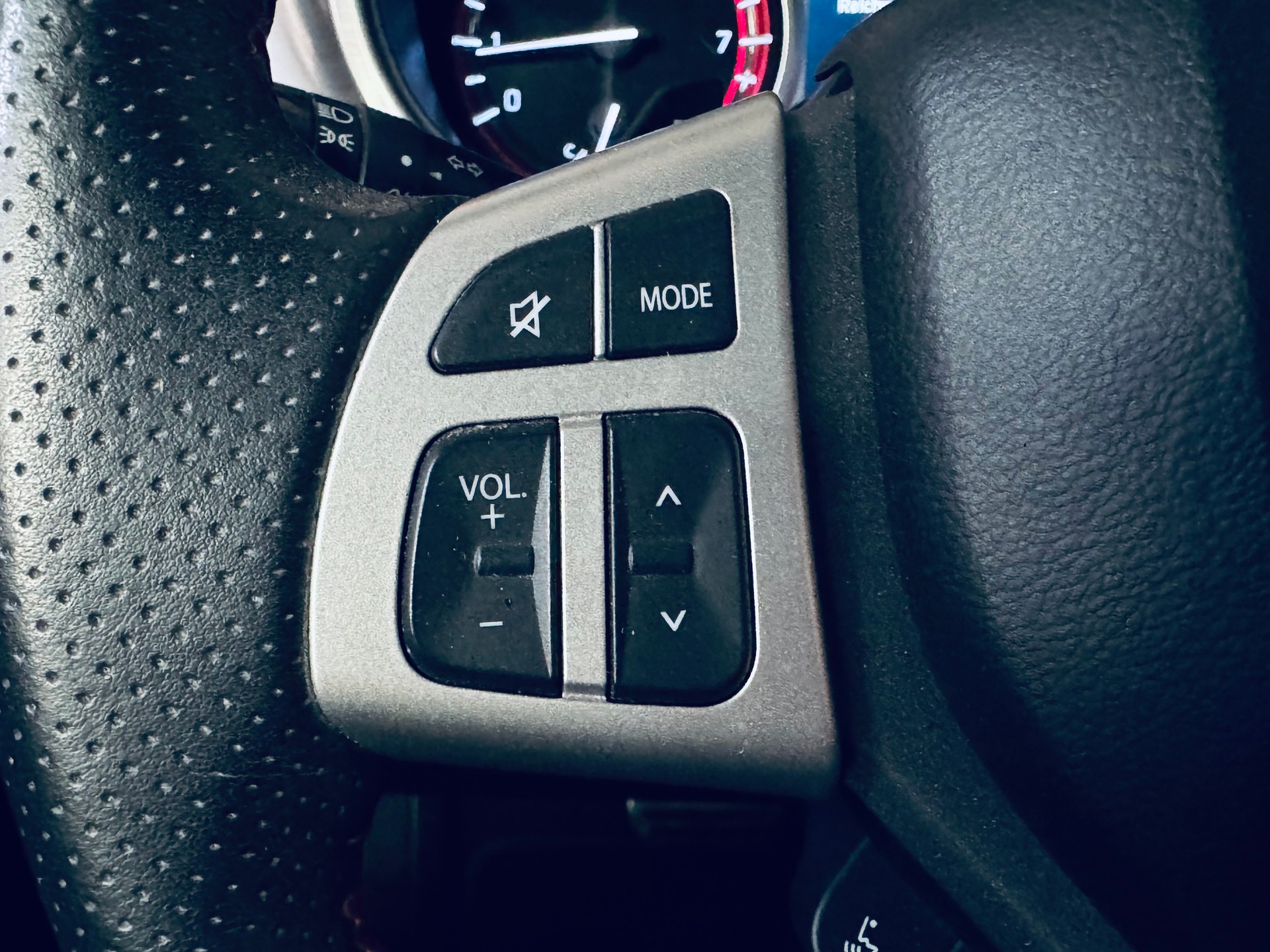 SUZUKI Vitara 1.4 Boosterjet Compact Top Automatic-image-25