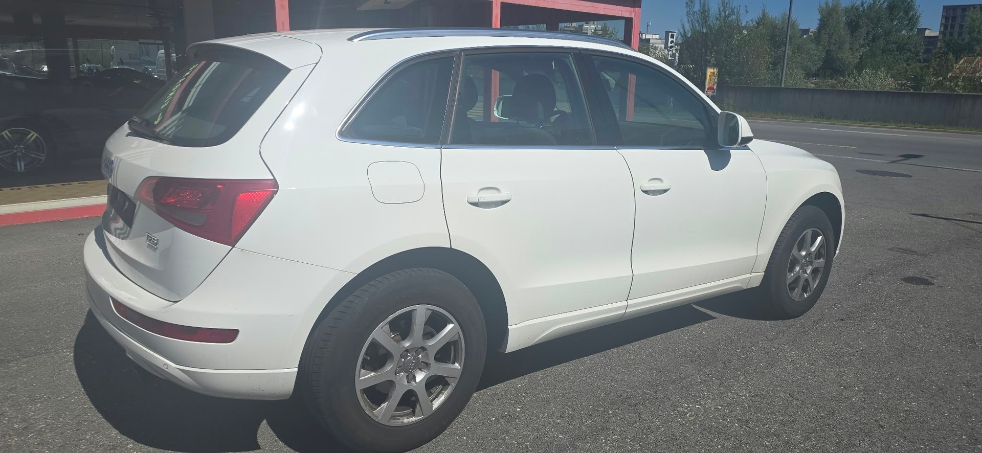 AUDI Q5 2.0 TFSI quattro-image-1