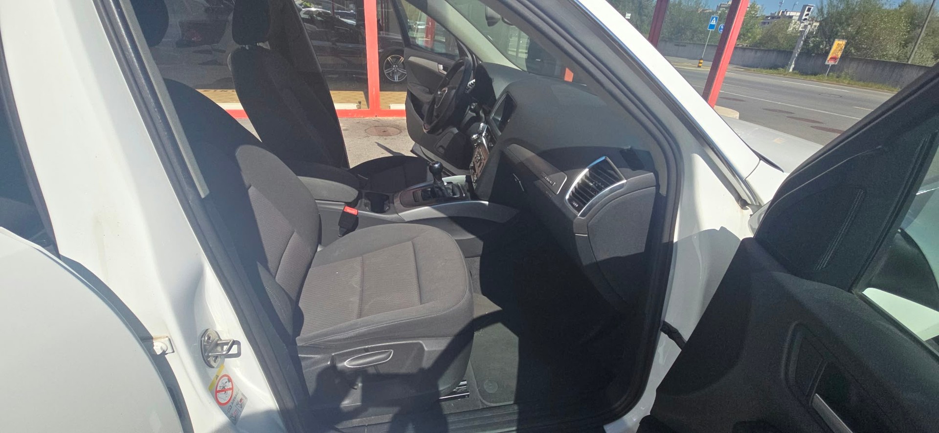 AUDI Q5 2.0 TFSI quattro-image-9
