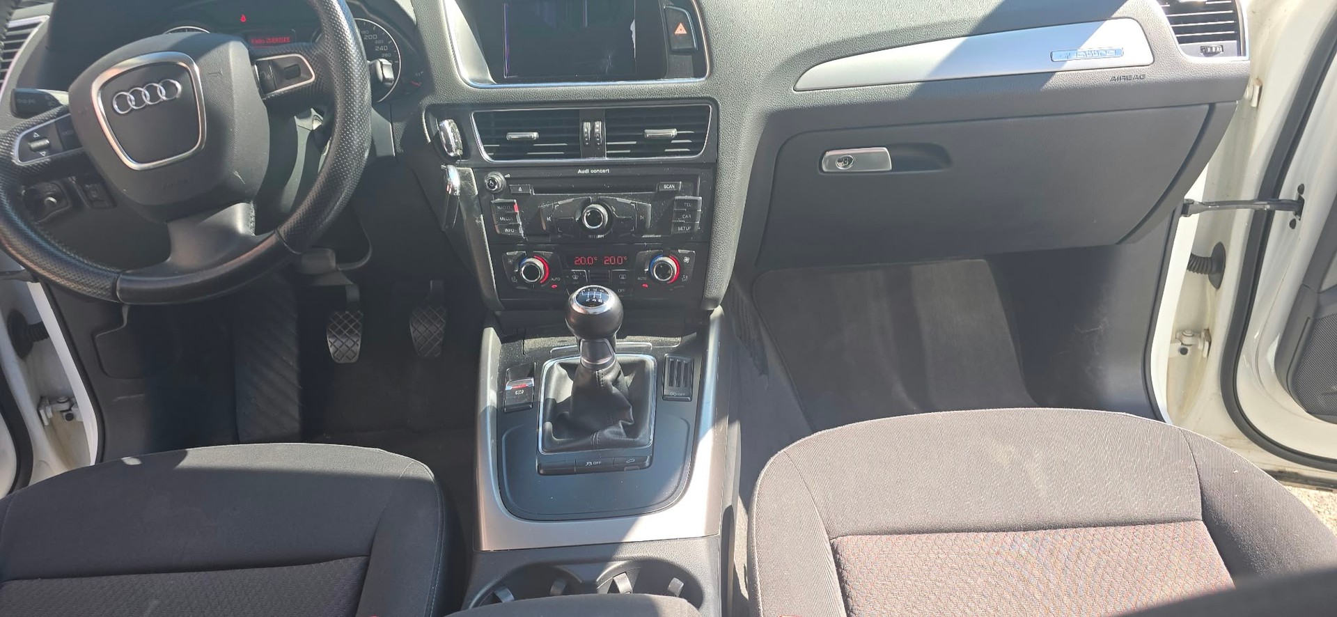 AUDI Q5 2.0 TFSI quattro-image-12