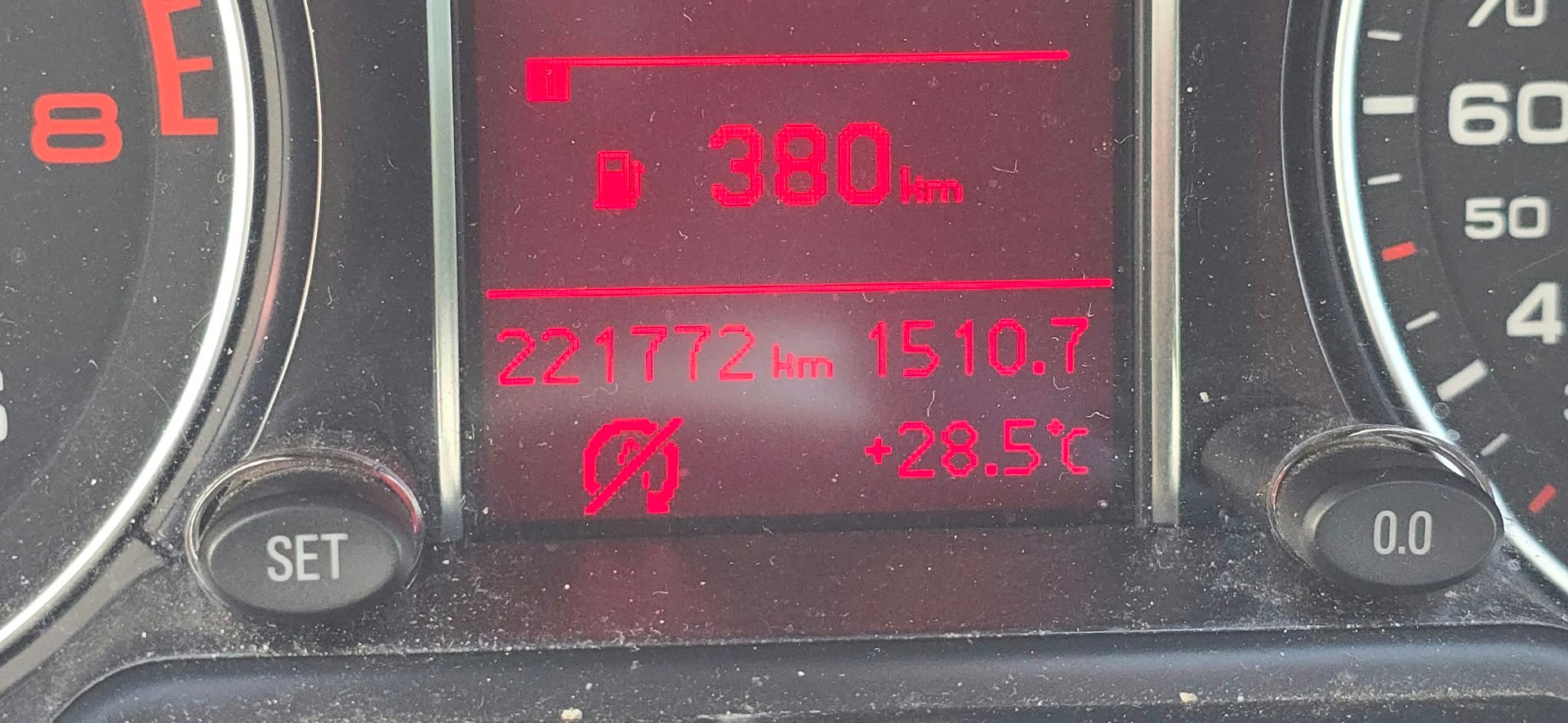 AUDI Q5 2.0 TFSI quattro-image-14
