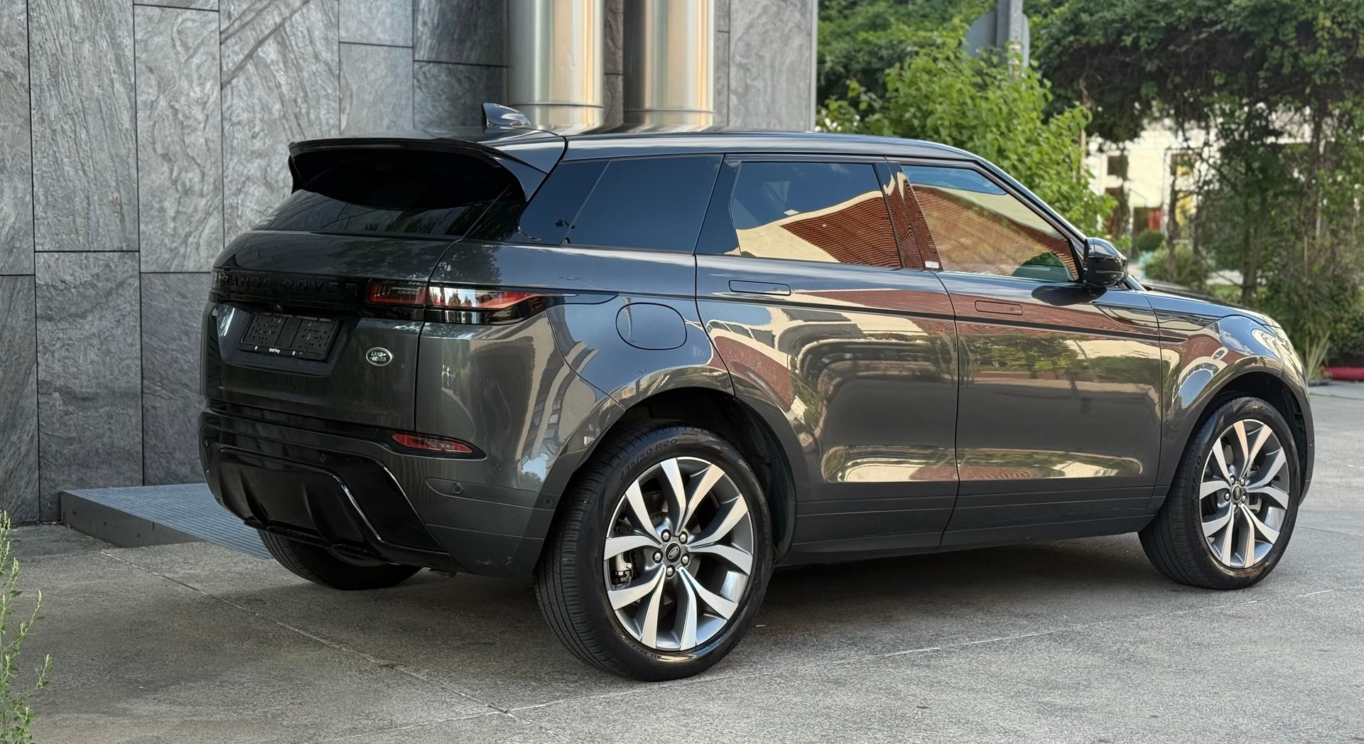 LAND ROVER Range Rover Evoque R-Dynamic P 300e SE AT8-image-2