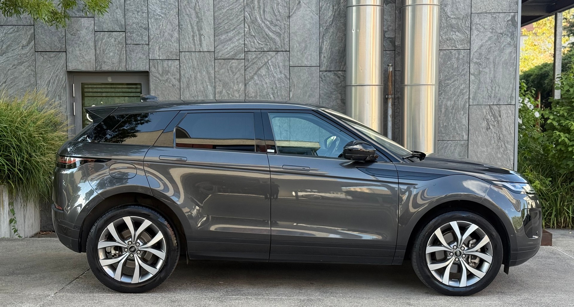 LAND ROVER Range Rover Evoque R-Dynamic P 300e SE AT8-image-4