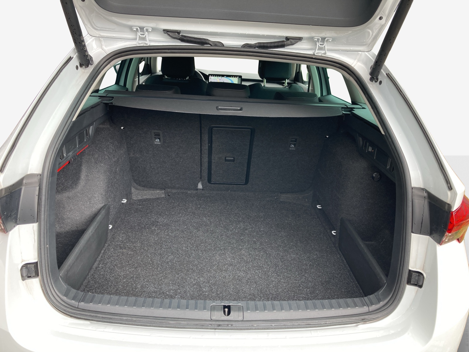 SKODA Octavia Combi 1.5 TSI mHEV DSG Dynamic-image-12