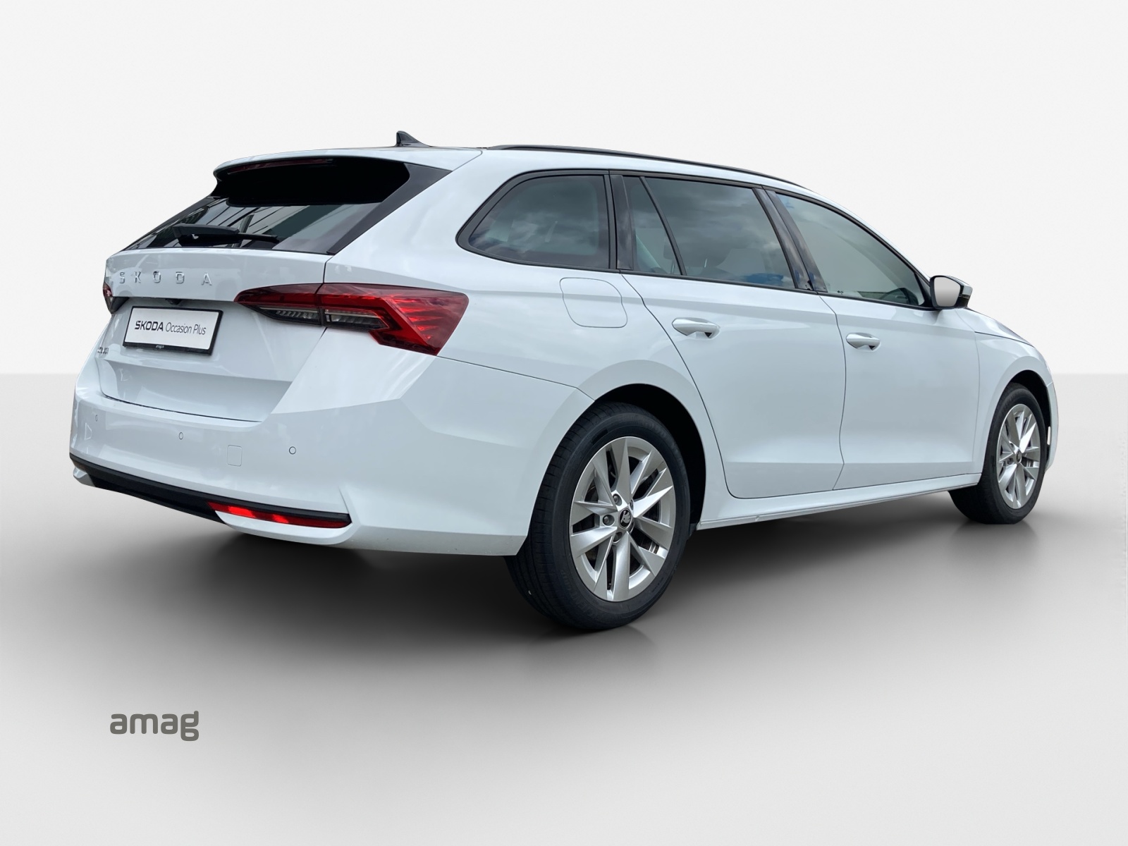SKODA Octavia Combi 1.5 TSI mHEV DSG Dynamic-image-4