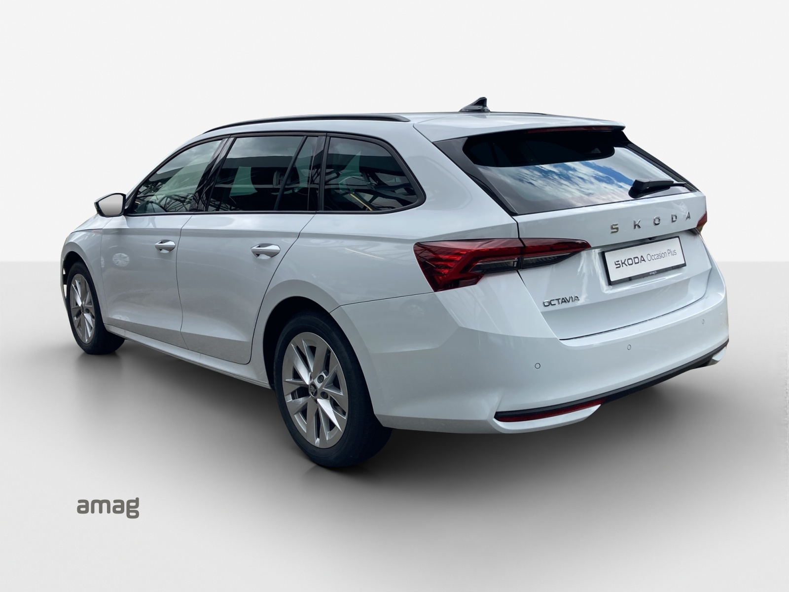 SKODA Octavia Combi 1.5 TSI mHEV DSG Dynamic-image-2