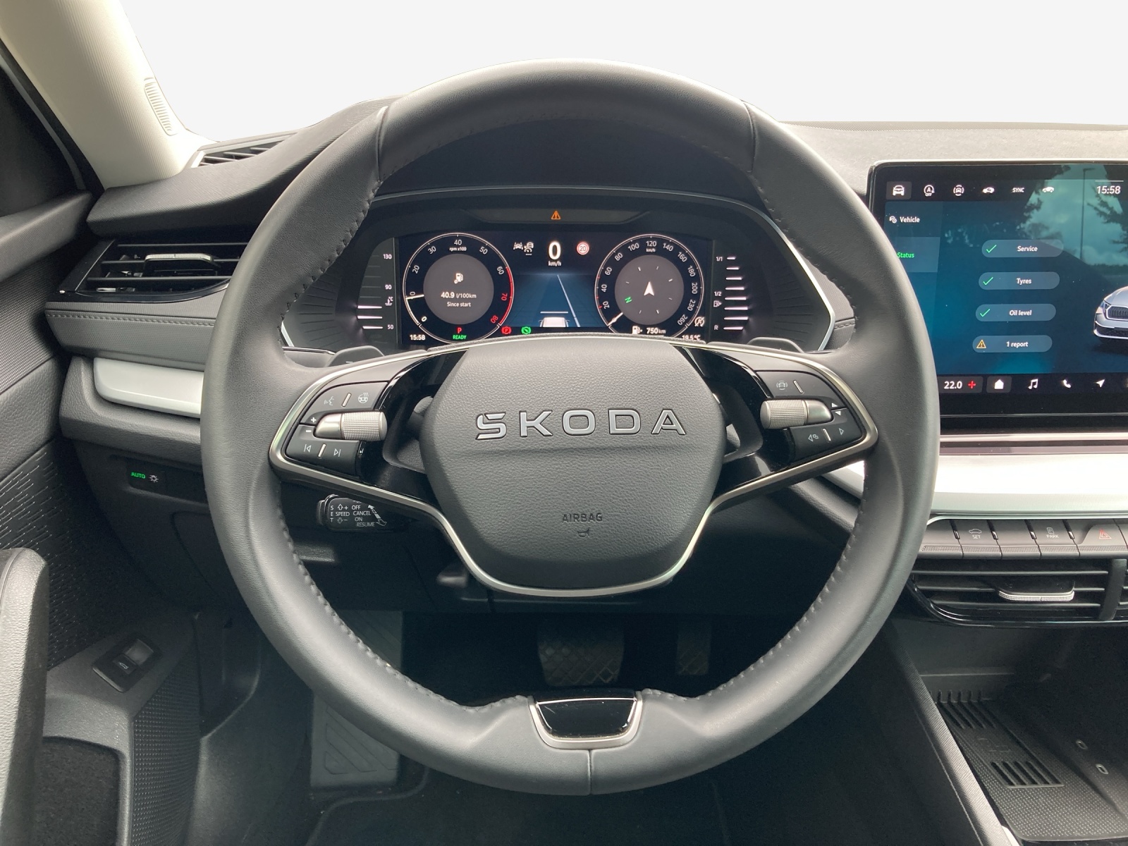SKODA Octavia Combi 1.5 TSI mHEV DSG Dynamic-image-9