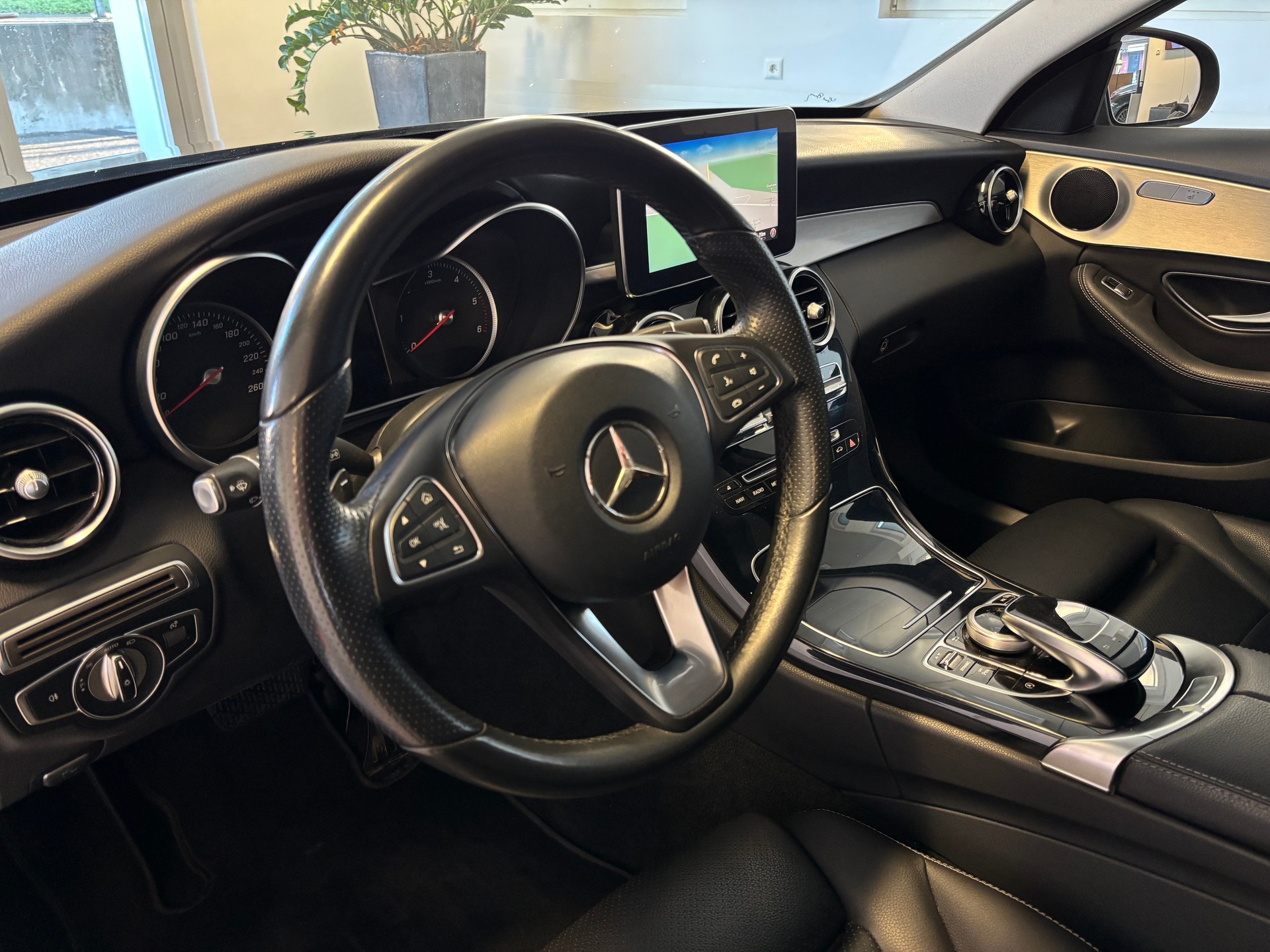 MERCEDES-BENZ C 250 d Swiss Star Avantgarde 4Matic 9G-Tronic-image-5