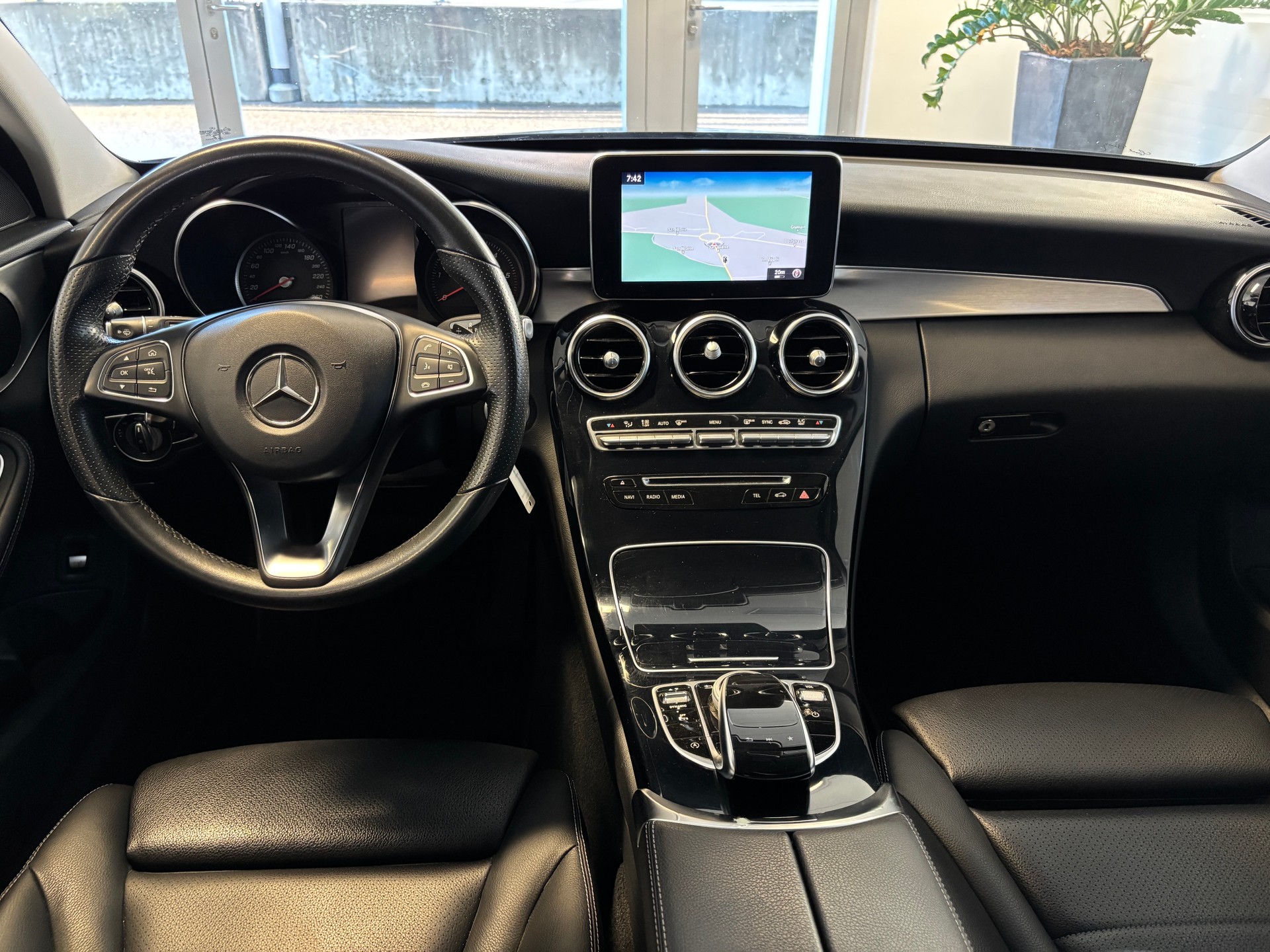 MERCEDES-BENZ C 250 d Swiss Star Avantgarde 4Matic 9G-Tronic-image-12