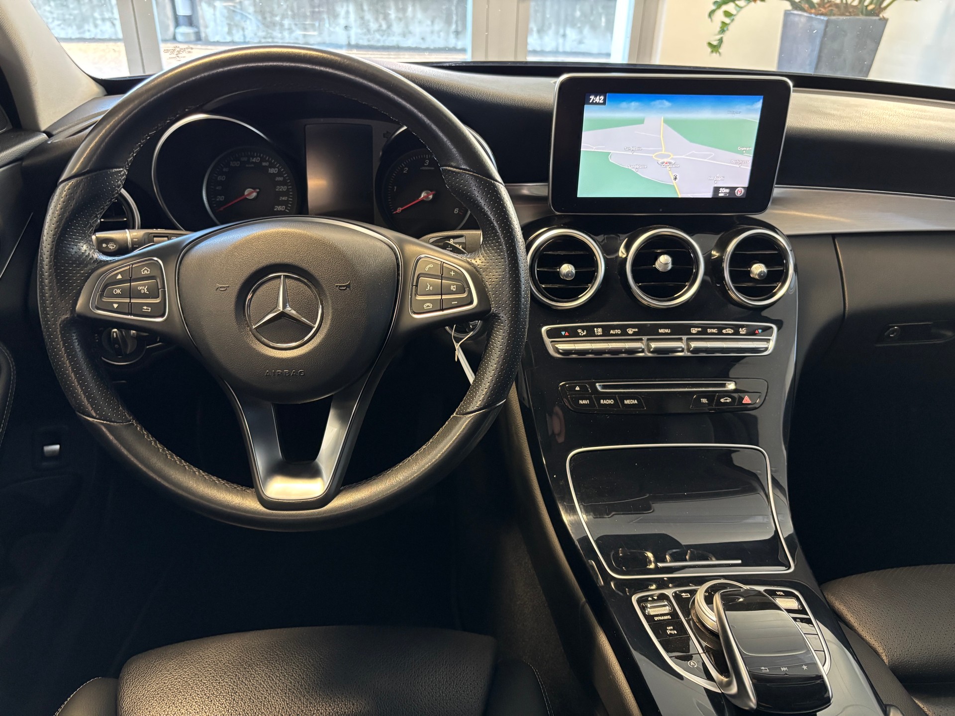 MERCEDES-BENZ C 250 d Swiss Star Avantgarde 4Matic 9G-Tronic-image-13