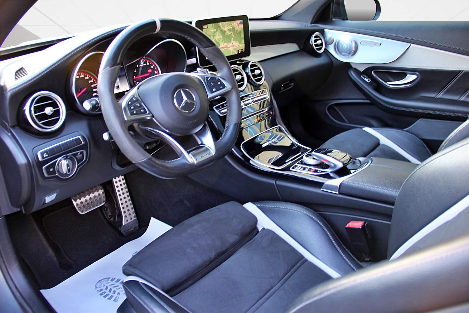 MERCEDES-BENZ C 63 S AMG Speedshift-image-8