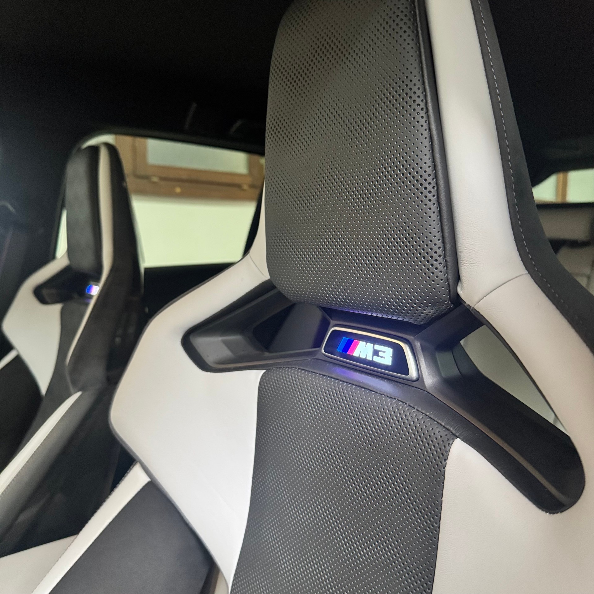 BMW M3 Touring xDrive Competition M * Ruby Star *-image-10