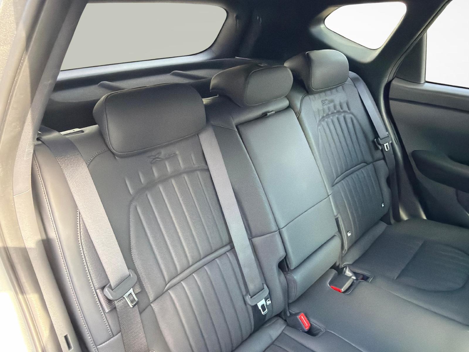 KIA Seltos 1.6 T-GDi X-Line-image-10