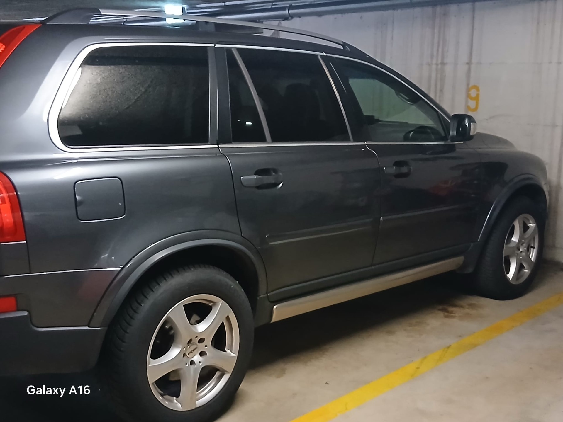 VOLVO 2.4D5 Sport 7P. AWD-image-2