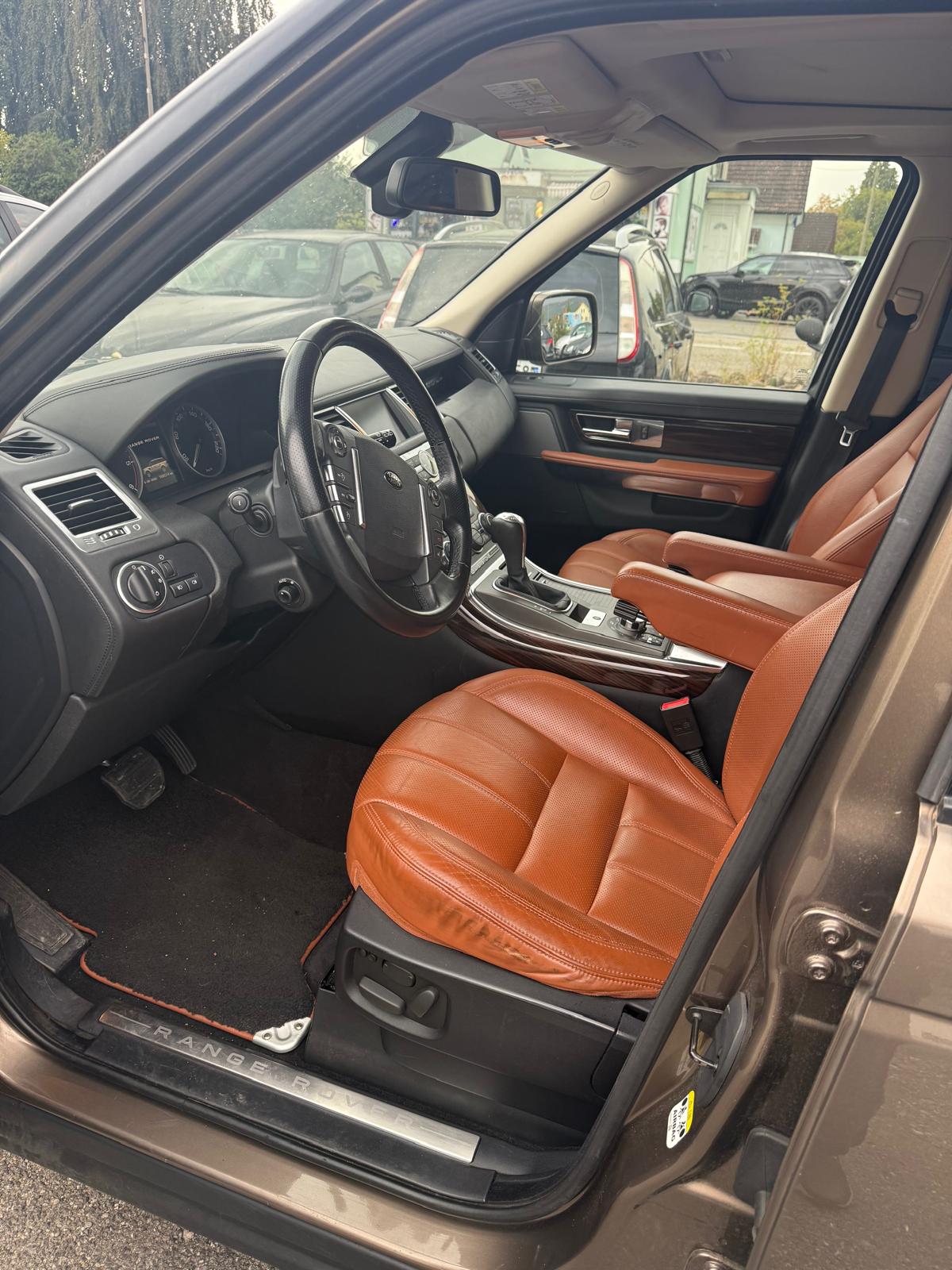 LAND ROVER Range Rover Sport 3.0 TDV6 Autobiography Automatic-image-6