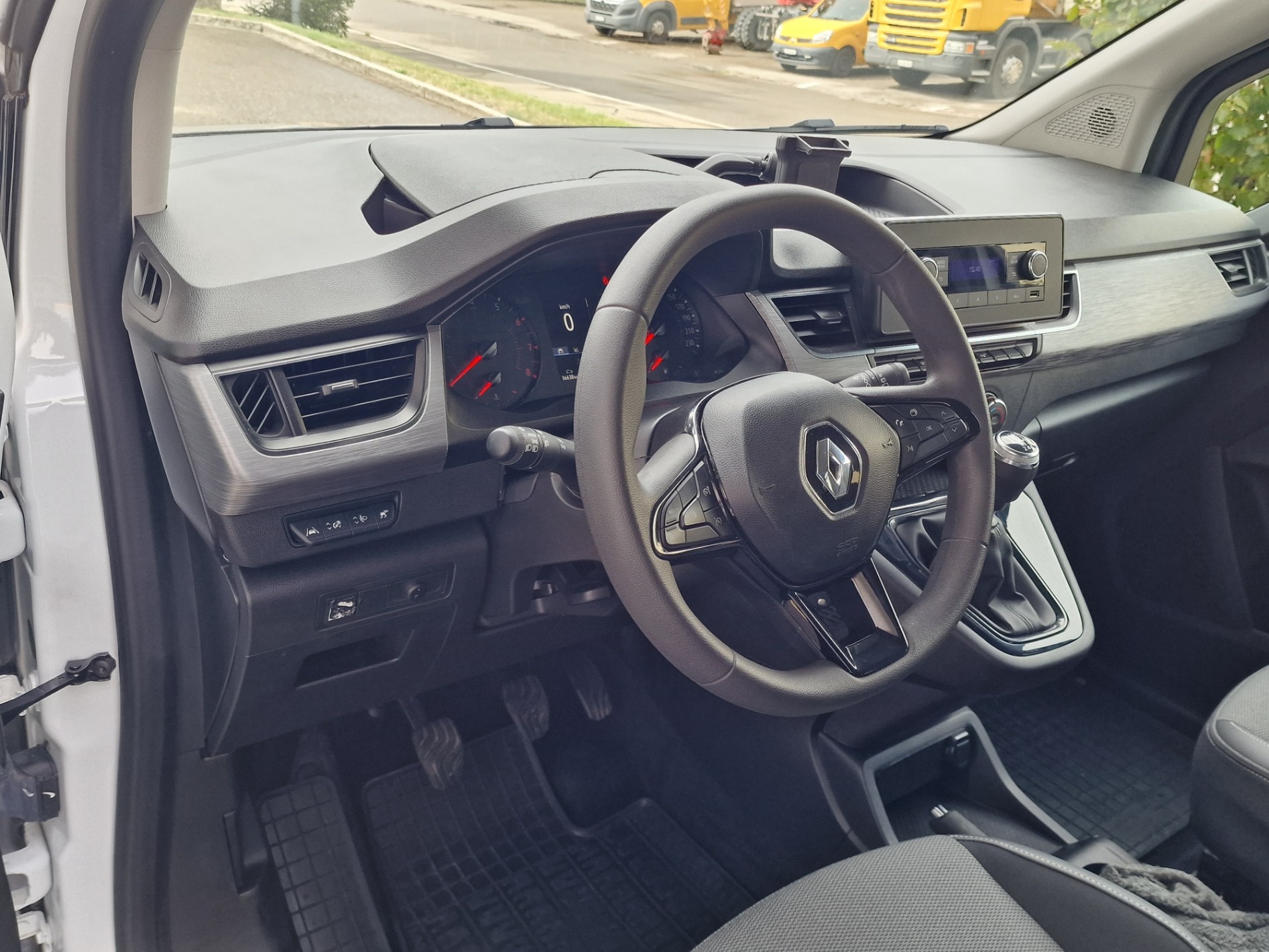 RENAULT Kangoo 1.3 TCe 100 PF Equilibre-image-8