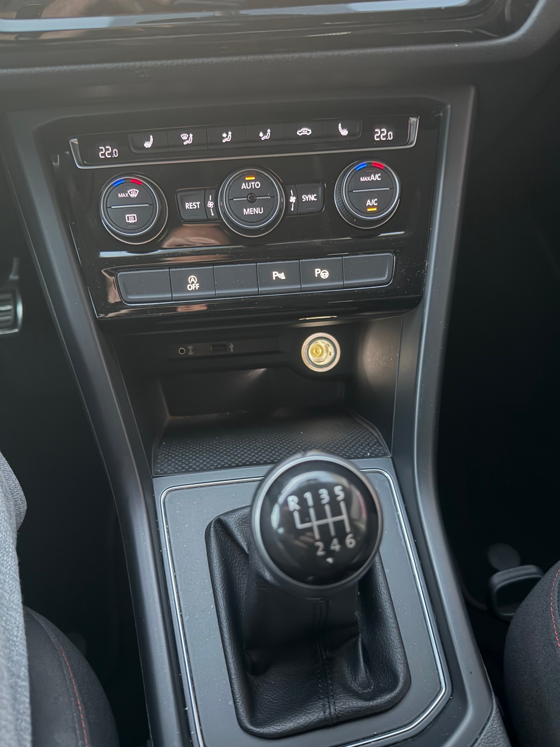 VW Touran 1.4 TSI BlueMotion Technology Sound-image-12