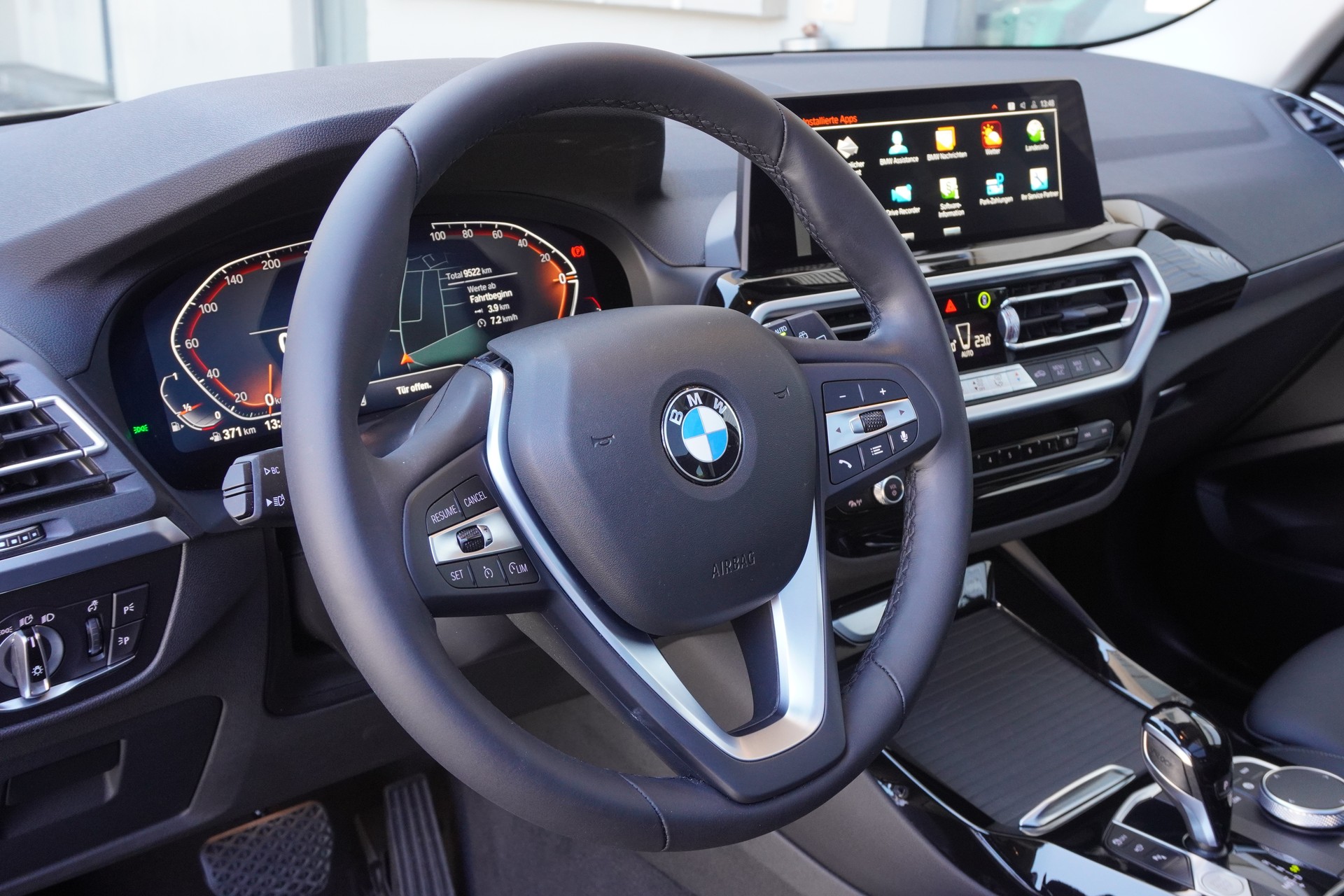BMW X3 xDrive 20i Individual-image-9