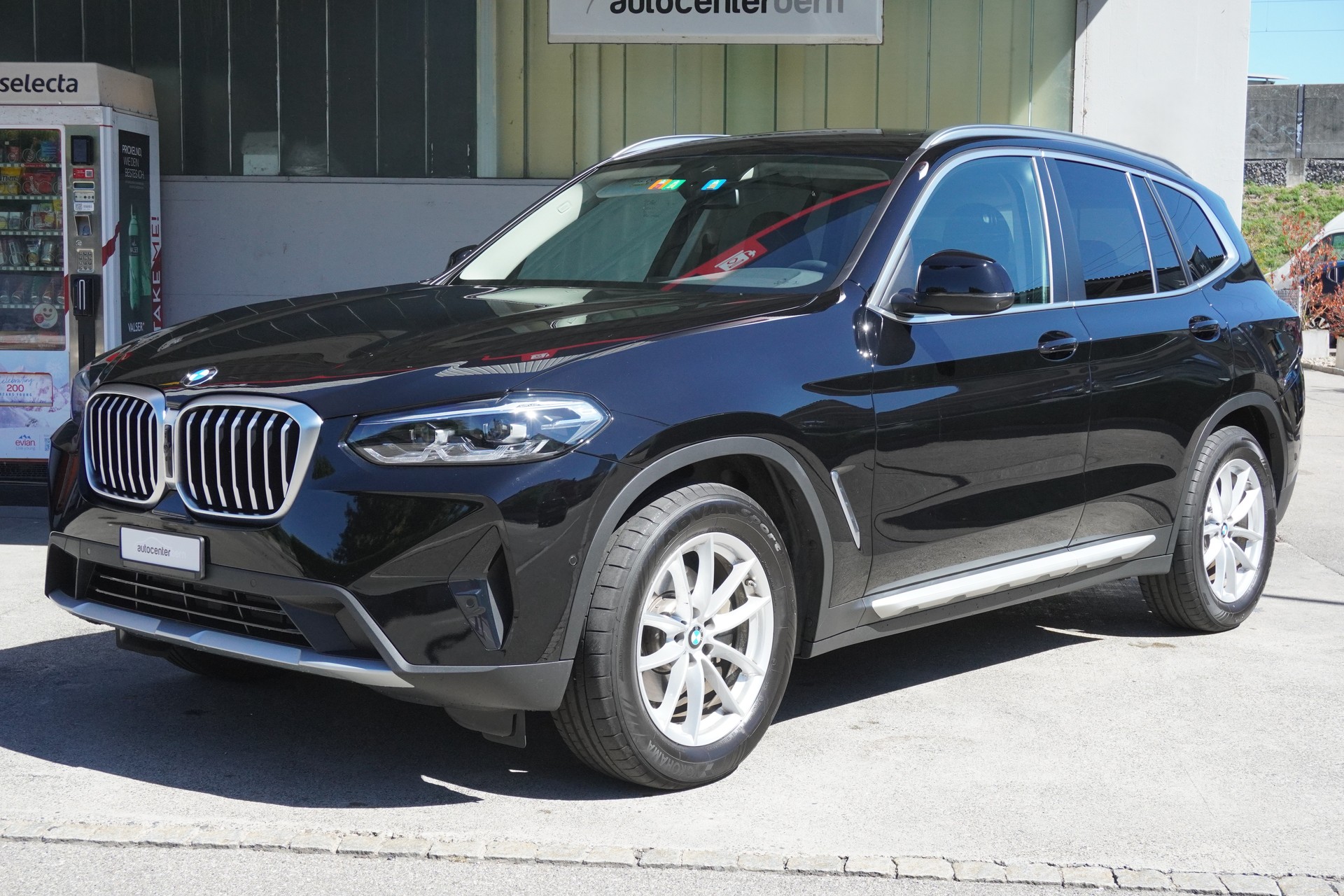BMW X3 xDrive 20i Individual-image-1