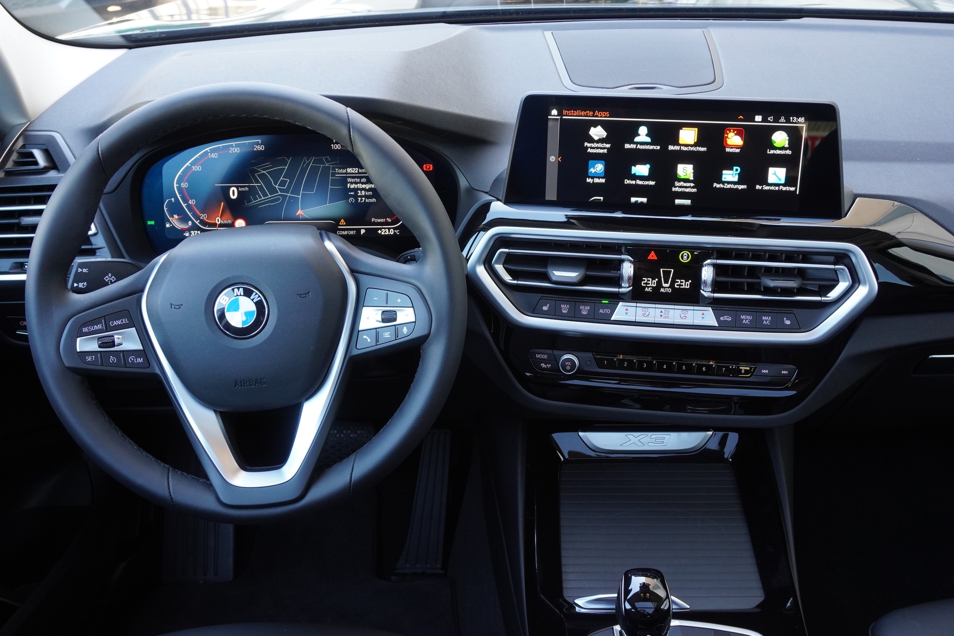 BMW X3 xDrive 20i Individual-image-10