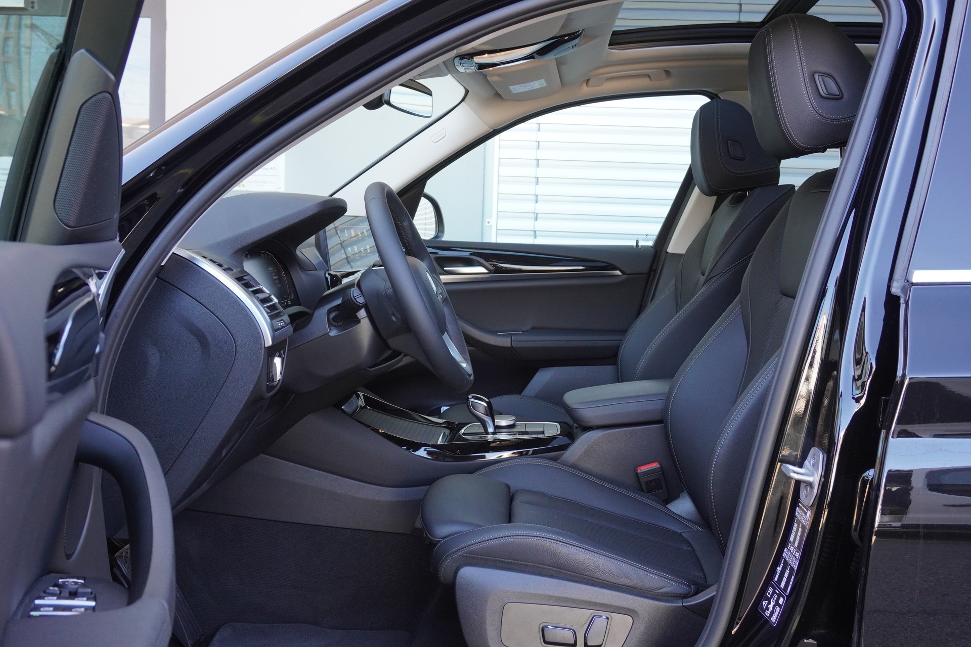 BMW X3 xDrive 20i Individual-image-8