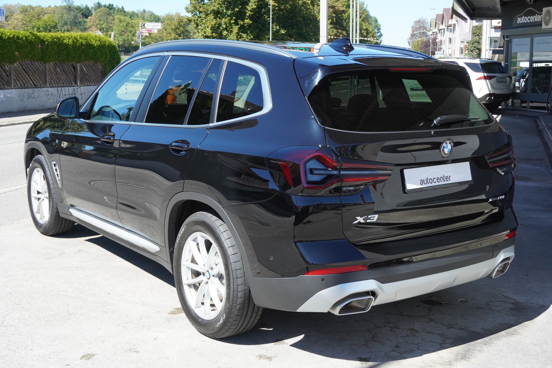 BMW X3 xDrive 20i Individual-image-6
