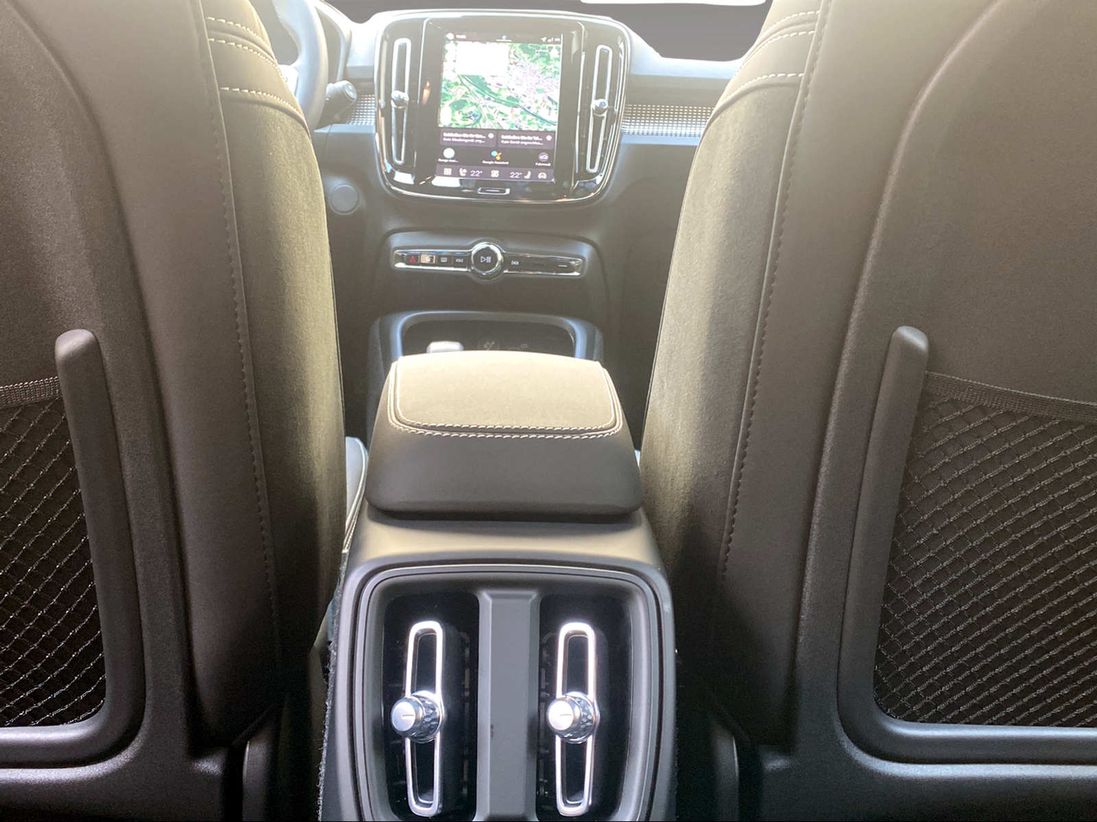 VOLVO EX40 Twin Black Edition AWD-image-17
