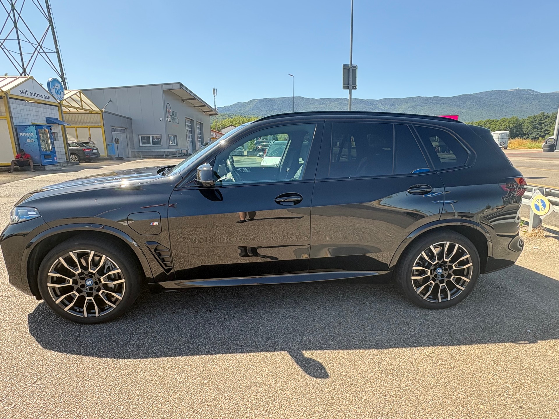BMW 50e xDrive SAG-image-3