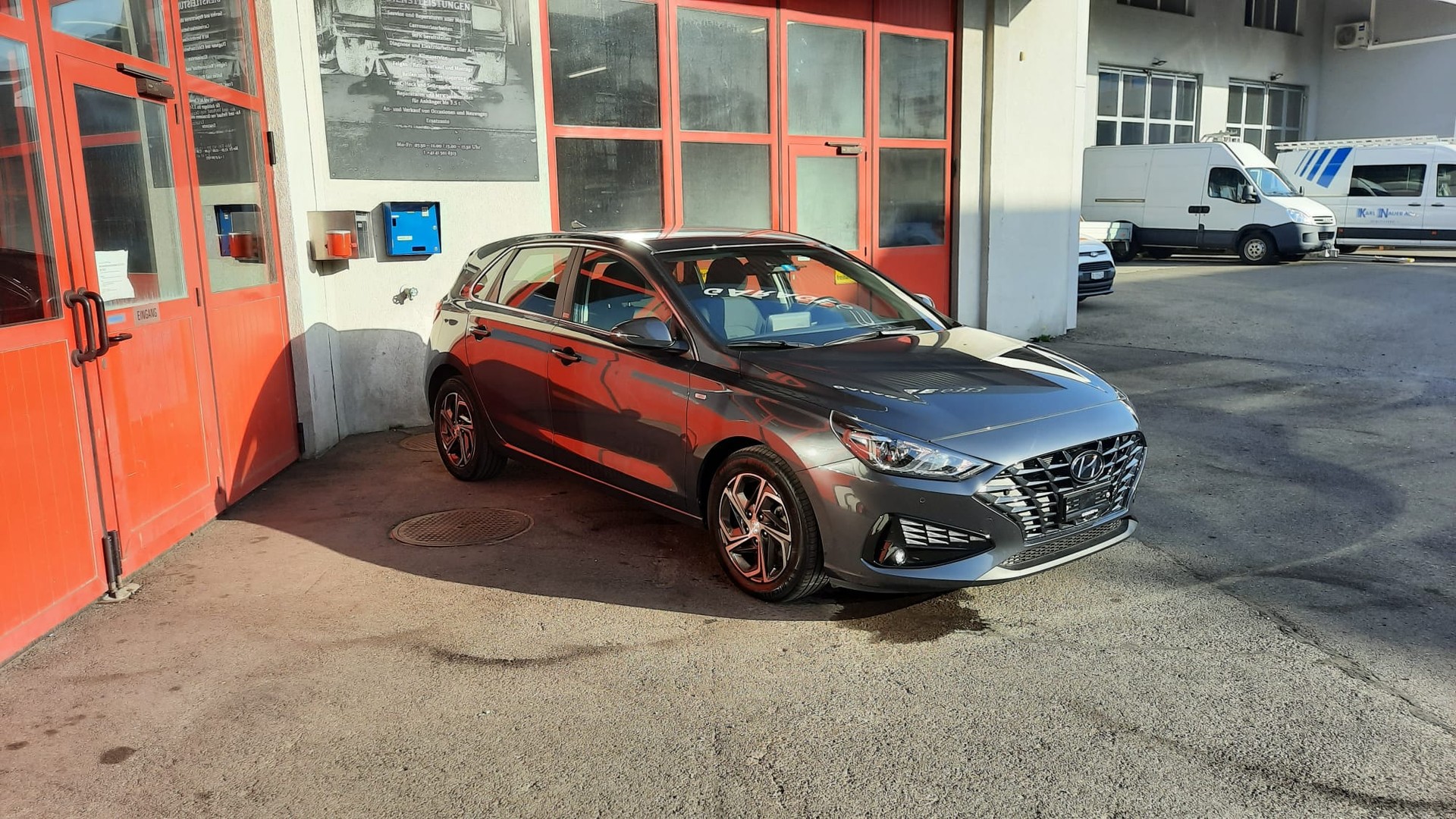 HYUNDAI i30 1.5 T-GDi Amplia 48V MH DCT-image-1