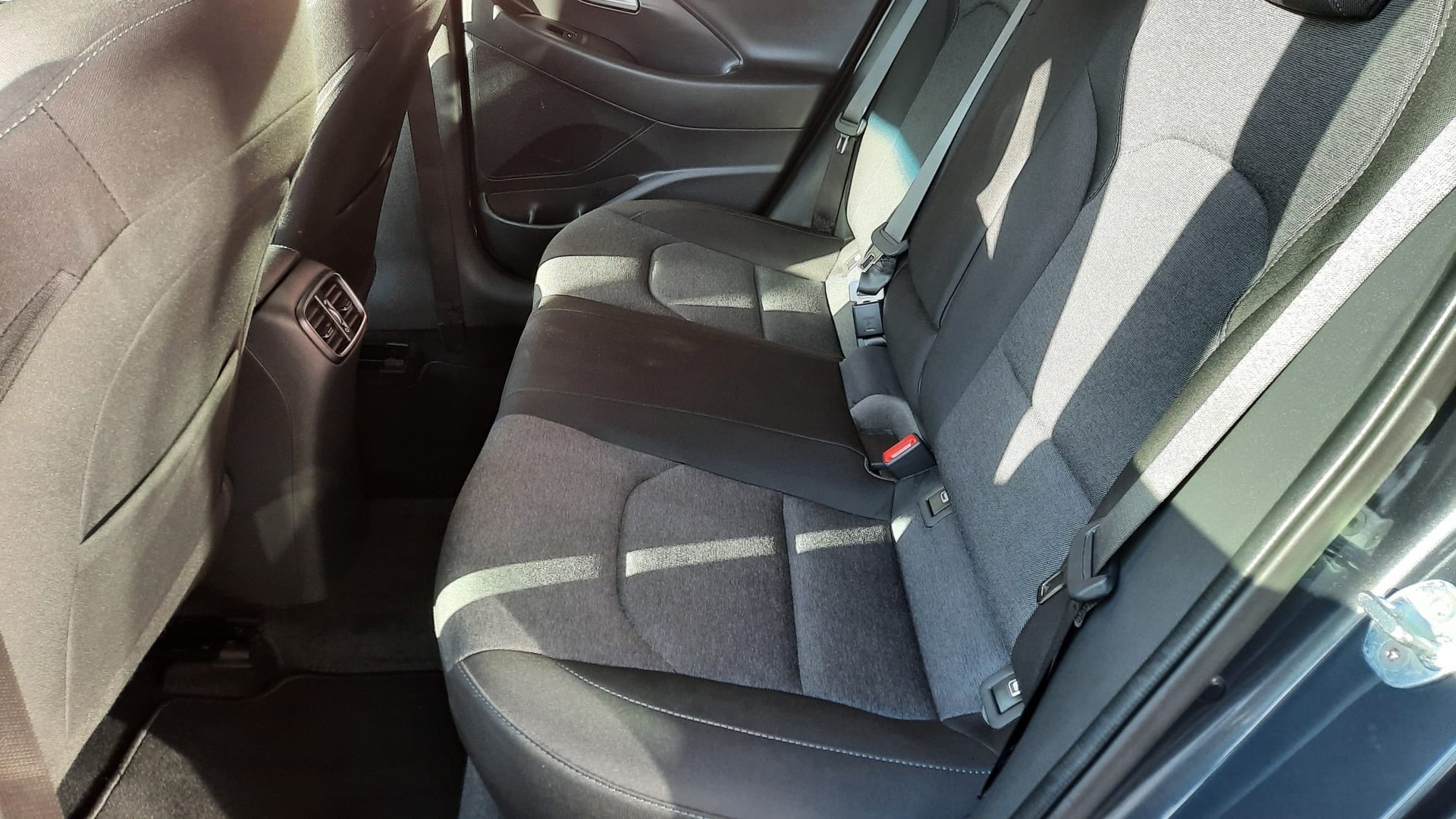 HYUNDAI i30 1.5 T-GDi Amplia 48V MH DCT-image-5
