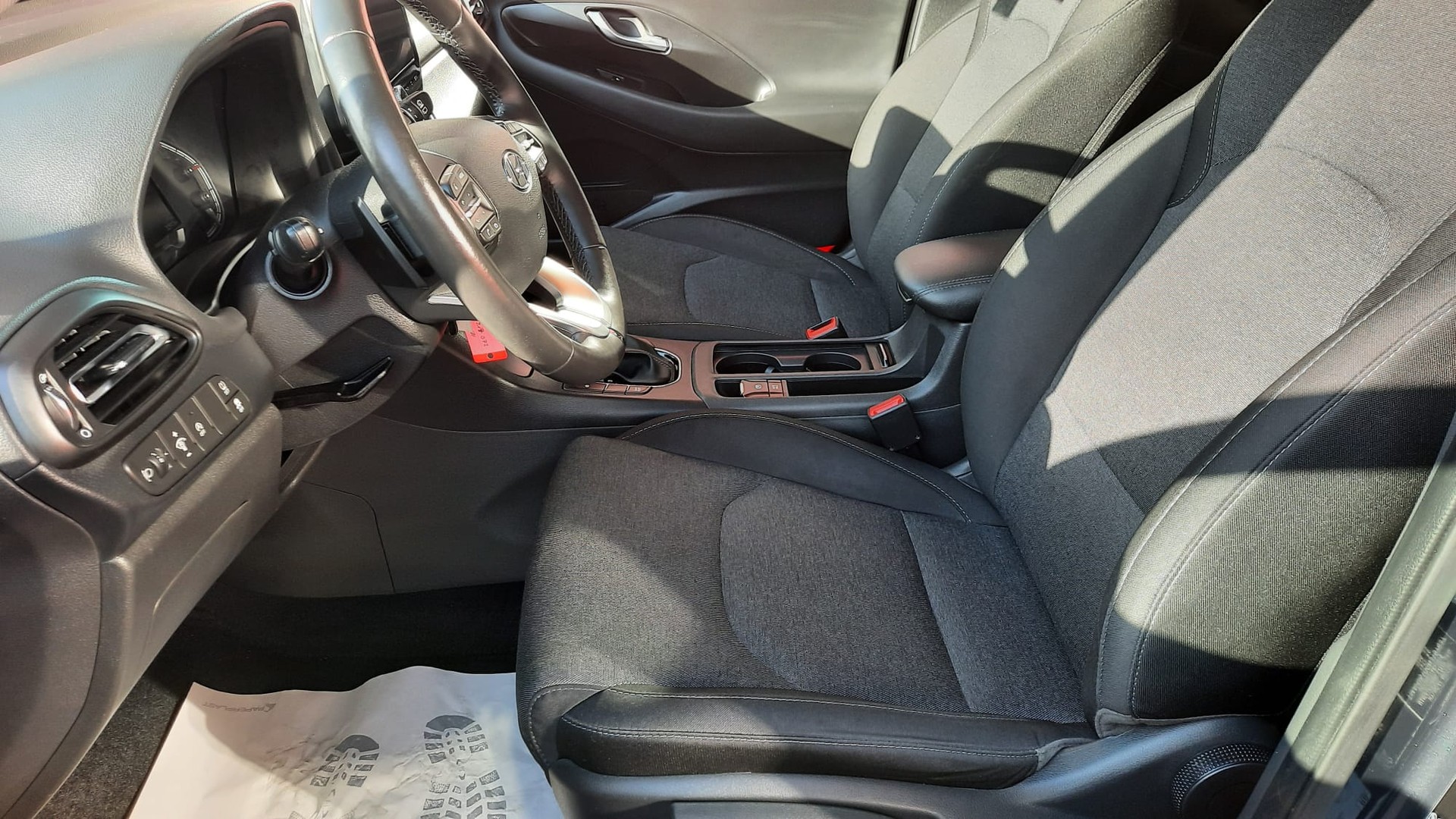 HYUNDAI i30 1.5 T-GDi Amplia 48V MH DCT-image-4