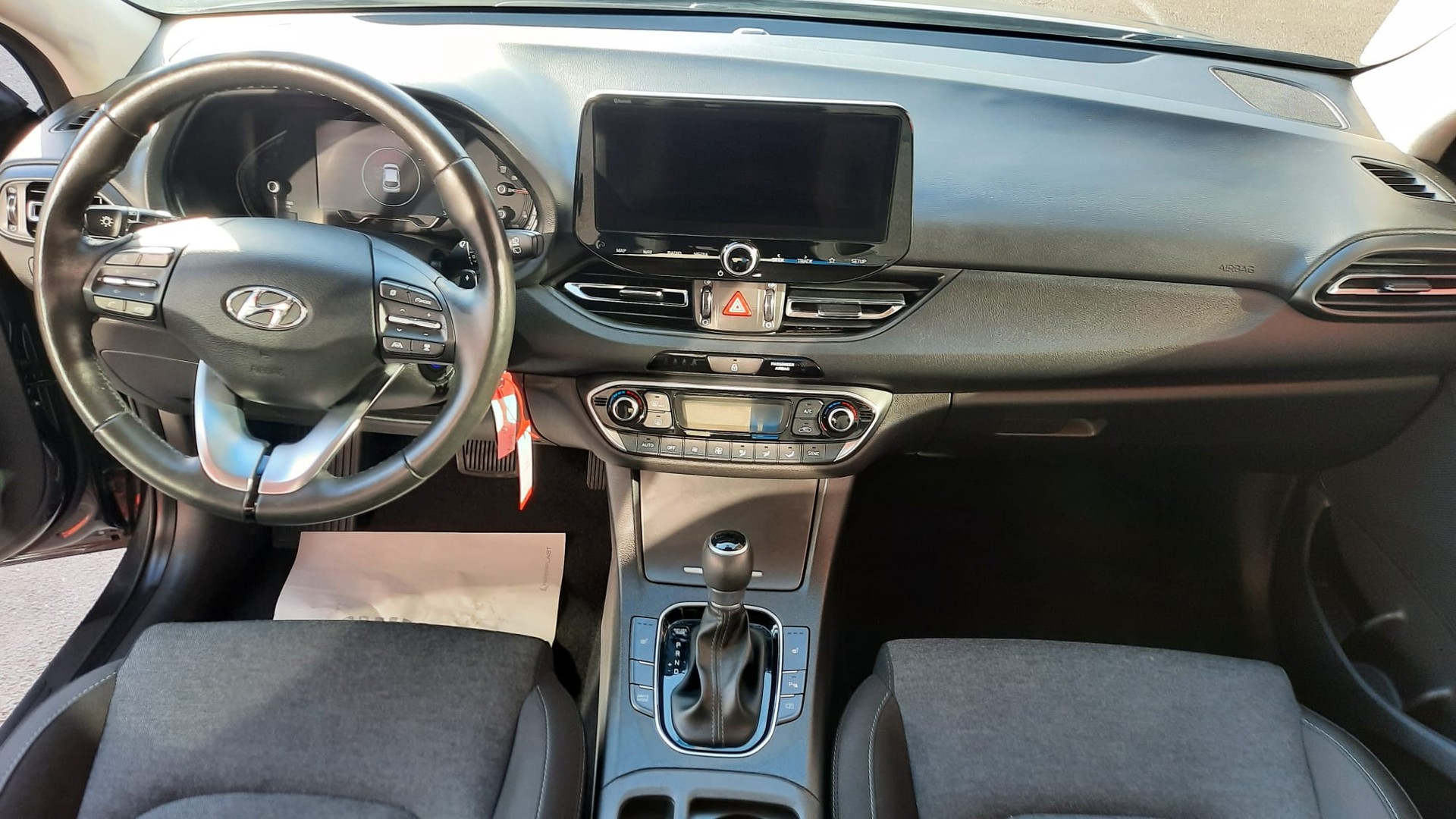 HYUNDAI i30 1.5 T-GDi Amplia 48V MH DCT-image-7