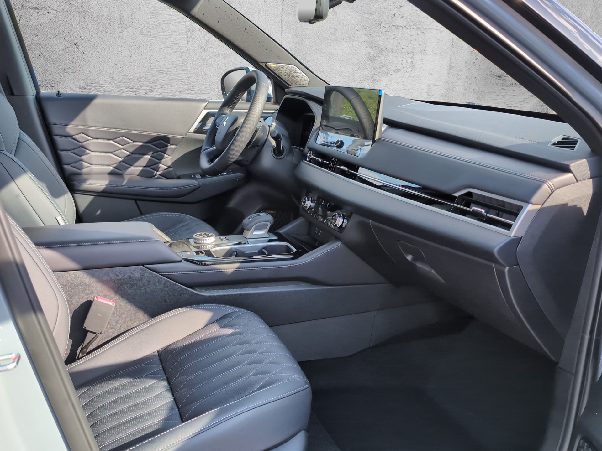 MITSUBISHI Outlander 2.4 PHEV Instyle 4x4 MY26-image-10